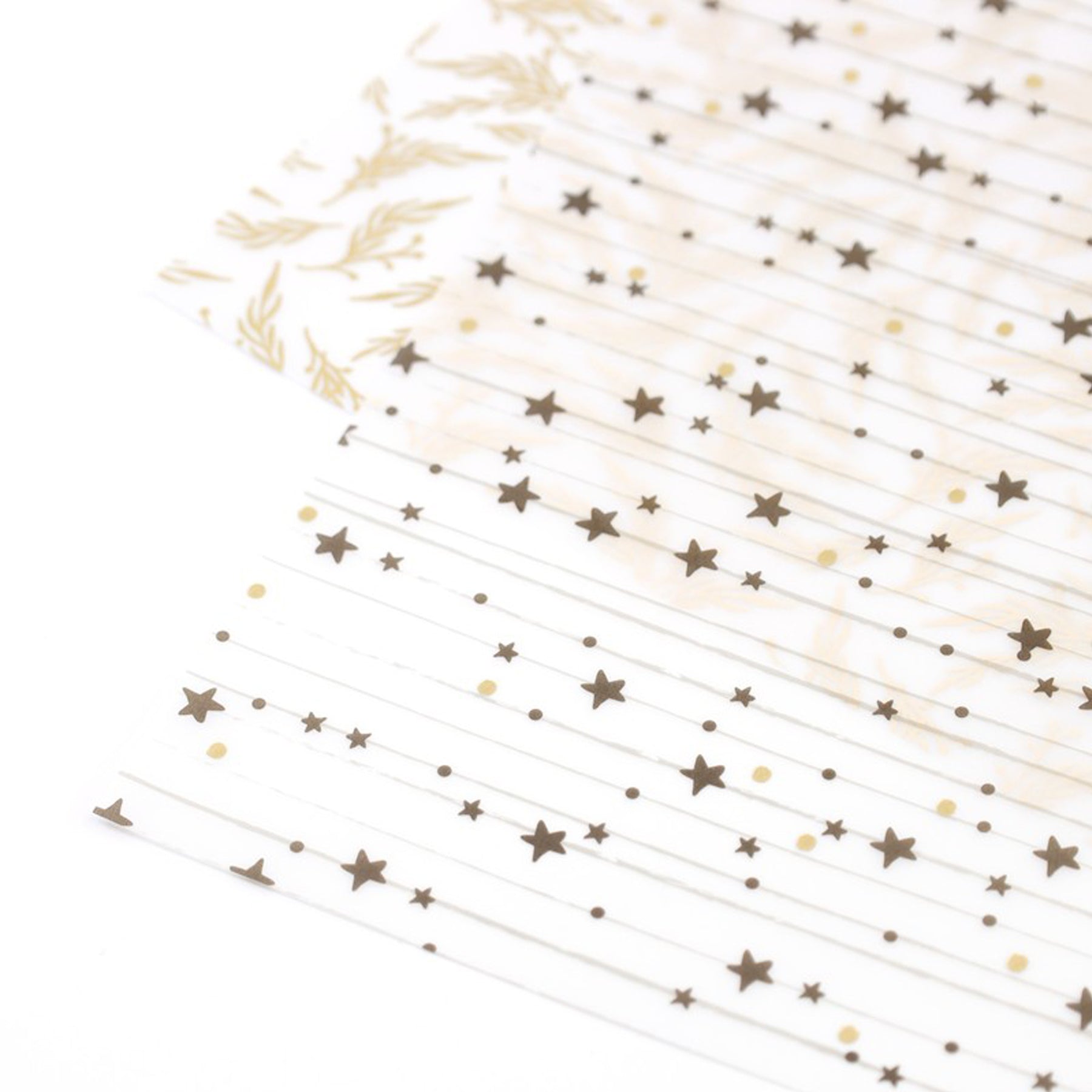 Crealive Pergamentpapier / Transparentpapier 110 g/m2 - Sternen
Inhalt:
• 1 Bogen
Spezifikationen:
• A4 (21 x 30 cm)
• 110 g/m2
• Farbe: Weiss transparent mit Goldfoil
• Muster: Sterne
Pergamentpapier / Transparentpapier ist geeignet für:
• Verzierungen von Karten, Boxen, Geschenk-Verpackungen, Geschenktaschen, etc.
• Boxen-Deko
• Verpackungen
• Laternen
• Scrapbooking
• Mixed-Media
• Journaling
• DIY-Deko
• Fenster-Dekorationen
• Fenster bei Häuschen
• Halbtransparentes Sichtfenster bei Boxen & Verpa