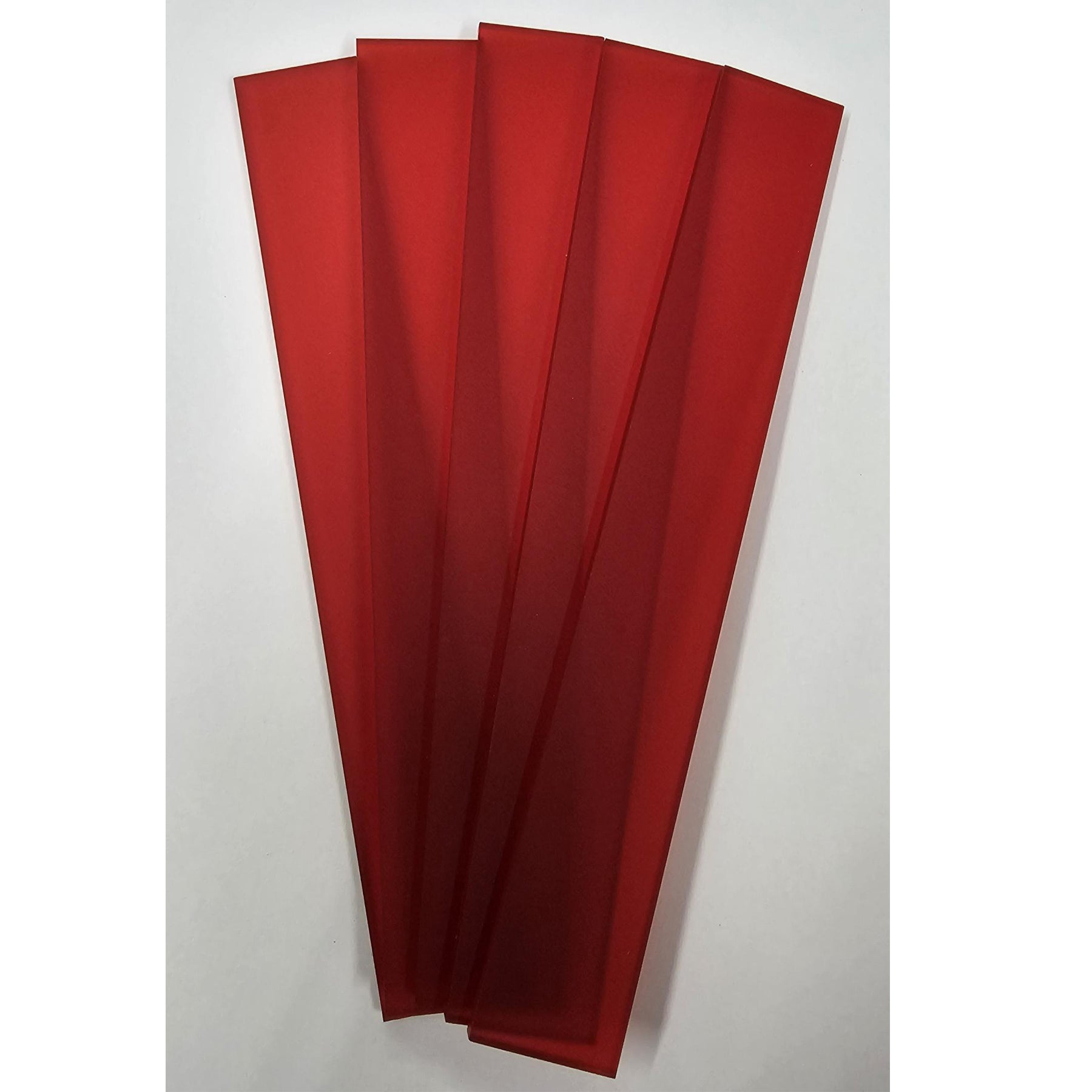 Crealive Acrylklötzchen - Satiniert - Rot Eine tolle Ergänzung zu den Bastel Klötzchen sind diese farbigen, satinierten Acrylklötzchen. Mit kreativer Fantasie lassen sich grossartige Kombi-Projekte erzielen, denn die Acrylklötzchen harmonieren optimal mit den Klötzchen. Somit lässt sich der unendliche Klötzchen-Bastel-Horizont noch ein Stück erweitern. Du kannst die Klötzchen für viele DIY-Schmuckstücke verwenden, wie z.B. - Laternen - Aufsteller - Leuchtkästen - beleuchtete Schilder - Dekokästen