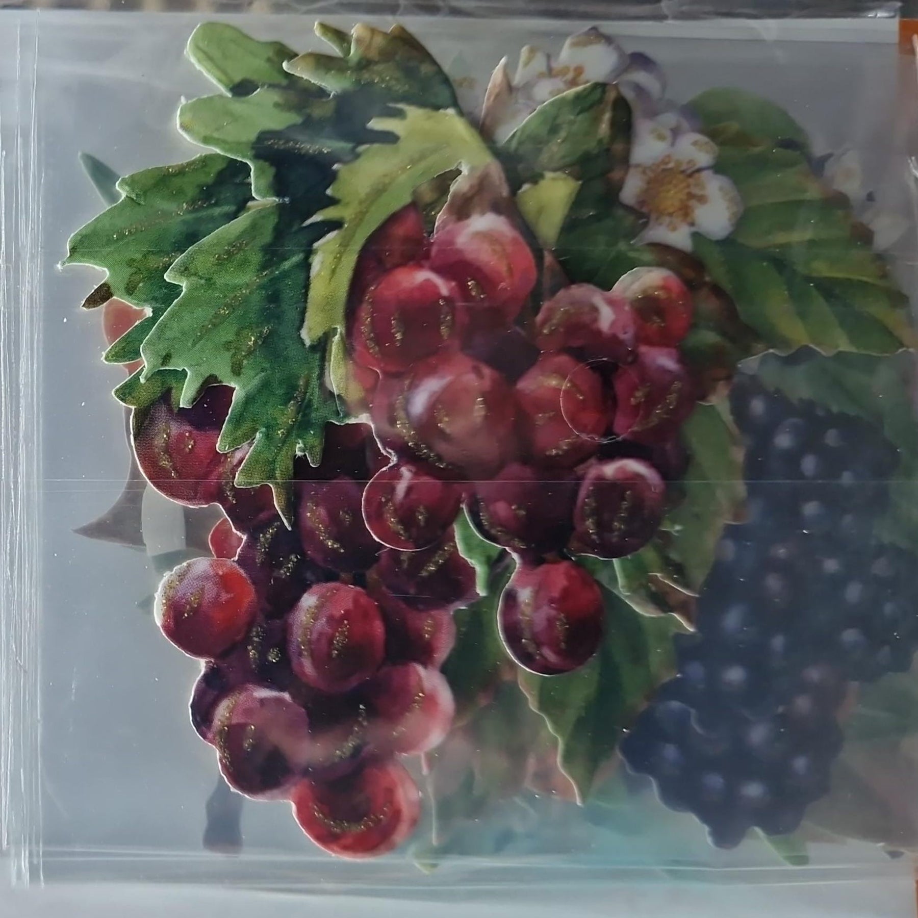 Crealive 3D Topper / Aufsatz - Berries
Inhalt:
• 10 verschiedene 3D Designs
Spezifikationen:
• Grösse: 1 Design ca. 8 x 8 cm
• Papiergewicht: 280 g/m2
• jedes Design besteht aus 3 gestanzten Teilen (jeweils separat abgepackt)
• feine Glitzer-Verzierungen
Diese Aufsätze sind geeignet für:
• Karten
• Verzierungen für Boxen, Geschenk-Verpackungen, Geschenktaschen, etc.
• Scrapbooking
• Mixed Media
• Journaling
Dieser 3D Bastelaufsatz macht das Basteln einfach und bereitet Spass. Mit den 3D-Designs kann