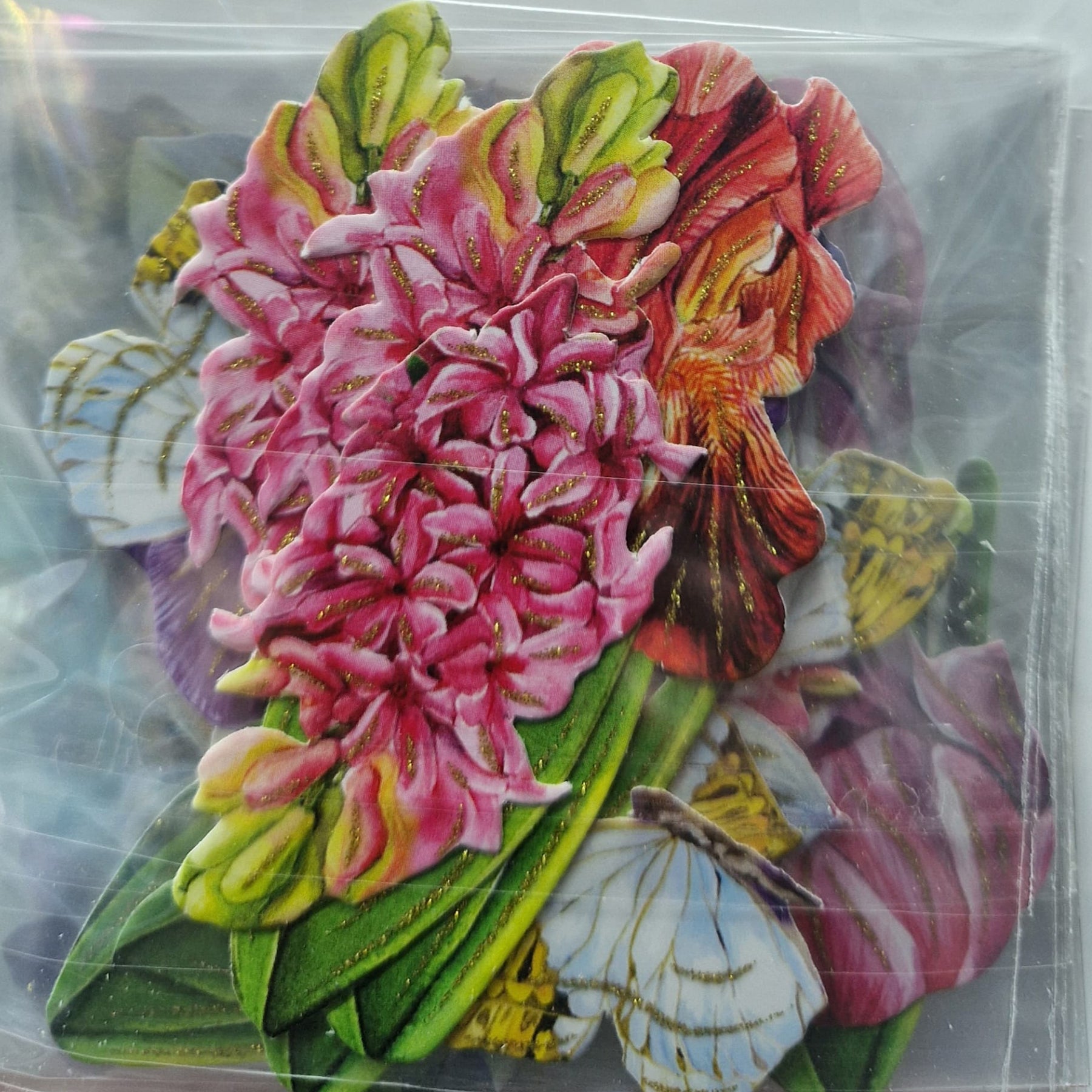 Crealive 3D Topper / Aufsatz - Flowers in Spring
Inhalt:
• 10 verschiedene 3D Designs
Spezifikationen:
• Grösse: 1 Design ca. 8 x 8 cm
• Papiergewicht: 280 g/m2
• jedes Design besteht aus 3 gestanzten Teilen (jeweils separat abgepackt)
• feine Glitzer-Verzierungen
Diese Aufsätze sind geeignet für:
• Karten
• Verzierungen für Boxen, Geschenk-Verpackungen, Geschenktaschen, etc.
• Scrapbooking
• Mixed Media
• Journaling
Dieser 3D Bastelaufsatz macht das Basteln einfach und bereitet Spass. Mit den 3D-De
