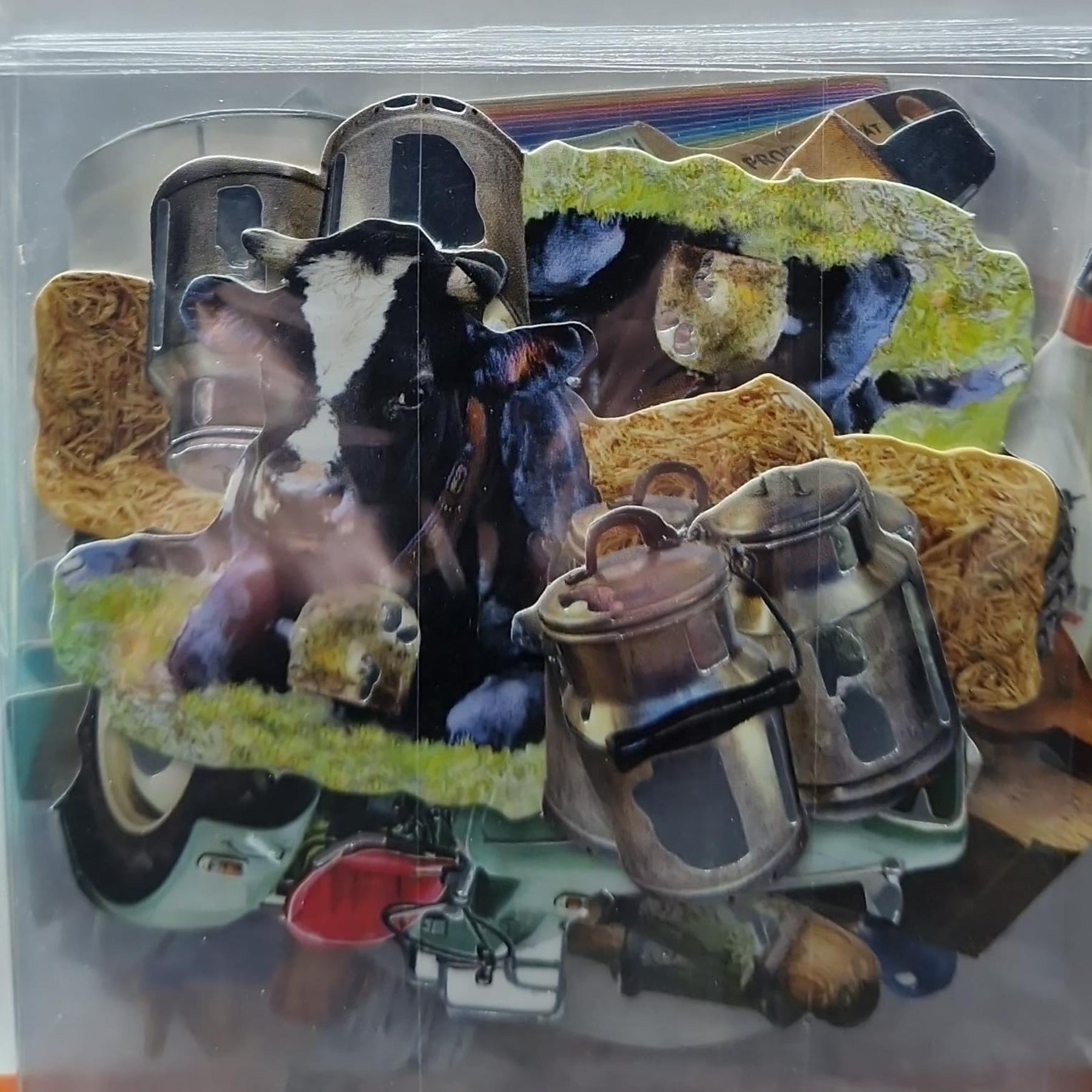 Crealive 3D Topper / Aufsatz - Jobs
Inhalt:
• 10 verschiedene 3D Designs
Spezifikationen:
• Grösse: 1 Design ca. 8 x 8 cm
• Papiergewicht: 280 g/m2
• jedes Design besteht aus 3 gestanzten Teilen (jeweils separat abgepackt)
• Hotfoil Akzente
Diese Aufsätze sind geeignet für:
• Karten
• Verzierungen für Boxen, Geschenk-Verpackungen, Geschenktaschen, etc.
• Scrapbooking
• Mixed Media
• Journaling
Dieser 3D Bastelaufsatz macht das Basteln einfach und bereitet Spass. Mit den 3D-Designs kannst du ganz ein
