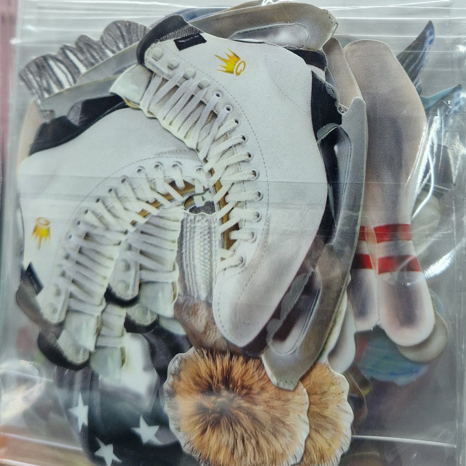 Crealive 3D Topper / Aufsatz - Sports & Hobby 2
Inhalt:
• 10 verschiedene 3D Designs
Spezifikationen:
• Grösse: 1 Design ca. 8 x 8 cm
• Papiergewicht: 280 g/m2
• jedes Design besteht aus 3 gestanzten Teilen (jeweils separat abgepackt)
Diese Aufsätze sind geeignet für:
• Karten
• Verzierungen für Boxen, Geschenk-Verpackungen, Geschenktaschen, etc.
• Scrapbooking
• Mixed Media
• Journaling
Dieser 3D Bastelaufsatz macht das Basteln einfach und bereitet Spass. Mit den 3D-Designs kannst du ganz einfach e