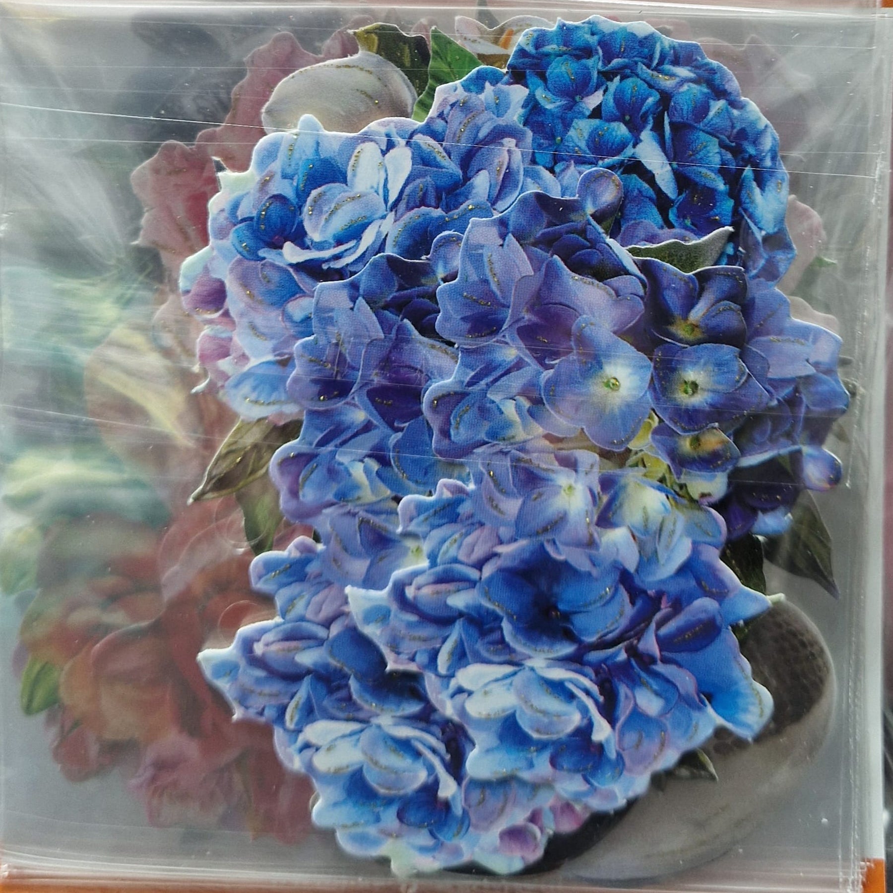 Crealive 3D Topper / Aufsatz - Stylish Flower Vases
Inhalt:
• 10 verschiedene 3D Designs
Spezifikationen:
• Grösse: 1 Design ca. 8 x 8 cm
• Papiergewicht: 280 g/m2
• jedes Design besteht aus 3 gestanzten Teilen (jeweils separat abgepackt)
• Hotfoil Akzente
Diese Aufsätze sind geeignet für:
• Karten
• Verzierungen für Boxen, Geschenk-Verpackungen, Geschenktaschen, etc.
• Scrapbooking
• Mixed Media
• Journaling
Dieser 3D Bastelaufsatz macht das Basteln einfach und bereitet Spass. Mit den 3D-Designs ka