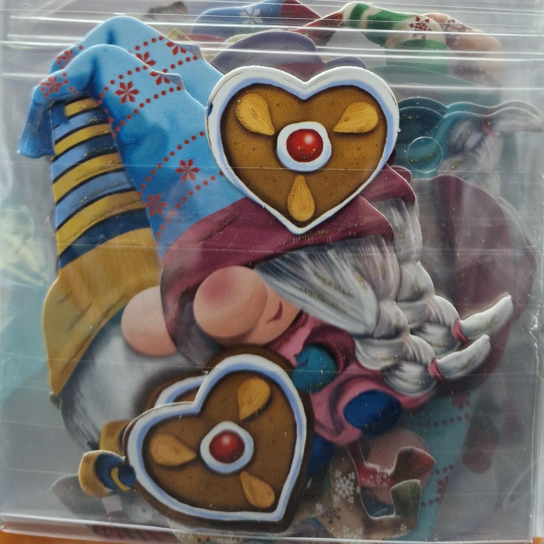 Crealive 3D Topper / Aufsatz - Winter Gnomes
Inhalt:
• 10 verschiedene 3D Designs
Spezifikationen:
• Grösse: 1 Design ca. 8 x 8 cm
• Papiergewicht: 280 g/m2
• jedes Design besteht aus 3 gestanzten Teilen (jeweils separat abgepackt)
• feine Glitzer-Verzierungen
Diese Aufsätze sind geeignet für:
• Karten
• Verzierungen für Boxen, Geschenk-Verpackungen, Geschenktaschen, etc.
• Scrapbooking
• Mixed Media
• Journaling
Dieser 3D Bastelaufsatz macht das Basteln einfach und bereitet Spass. Mit den 3D-Design