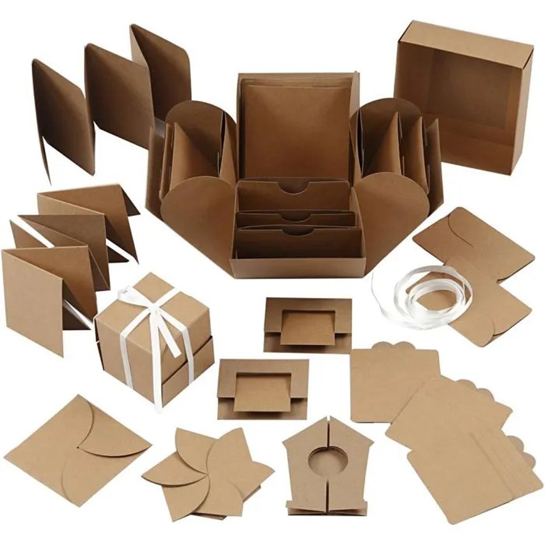 Crealive Geschenkbox 12 x 12 x 12 cm - Nature
Spezifikationen:
• Länge: 120 mm
• Breite: 120 mm
• Höhe: 120 mm
• Farbe: Nature
Diese Explosionsbox / Überraschungsbox kannst du ganz nach deinem Geschmack und passend zur beschenkten Person gestalten. Es sind 12 Taschen und 12 lose Deko-Objekte in 8 Varianten im Set und ein Satinband in der Mitte. Du kannst sie mit Motiven verzieren, bemalen oder Deko selber herstellen aus deinem Bastelmaterial-Fundus. Erwecke die Magie der Überraschung mit dieser Explosions