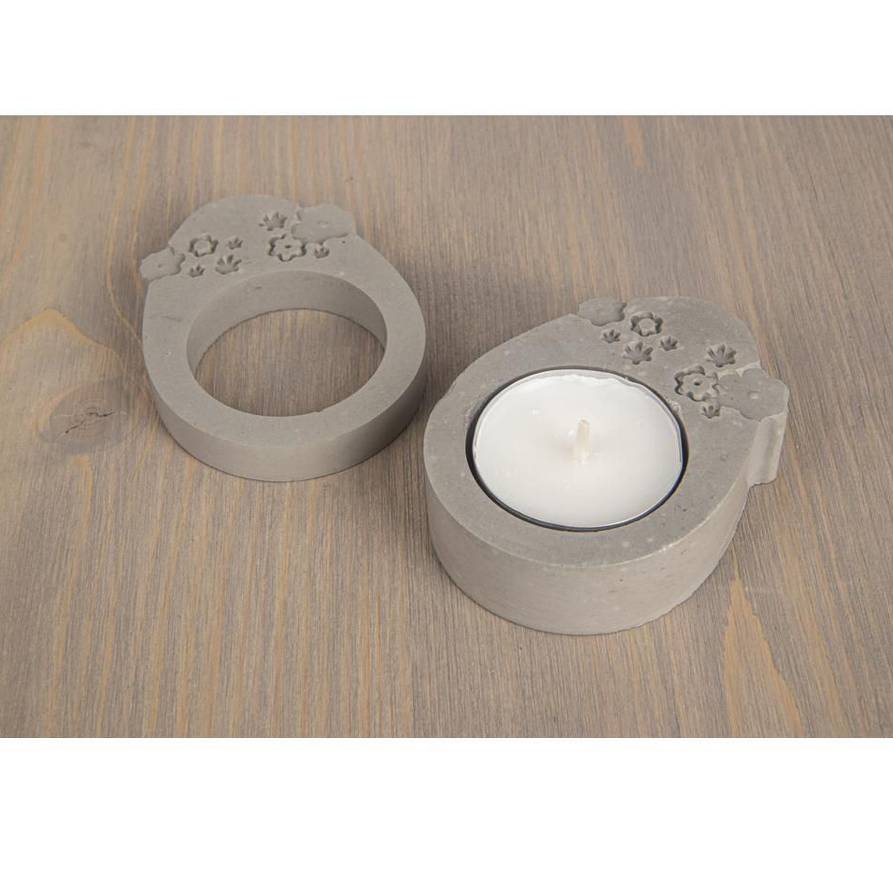 Crealive Giessform Silikon - Happy Egg Inhalt: • 1 Giessform Silikon - Happy Egg Spezifikationen: • Material: hochwertiges Silikon • frost- und hitzebeständig (-40° bis +240°) • immer wieder verwendbar Anleitung: • ca. 350 g Raysin 200 oder 350 g Raysin 250 anrühren Eine individuelle Osterdekoration! Diese Giessform ist etwas ganz Besonderes: Die Motive kannst du als Serviettenring und Eierbecher mit Loch in der Mitte oder als Teelichthalter mit Boden ausgießen.