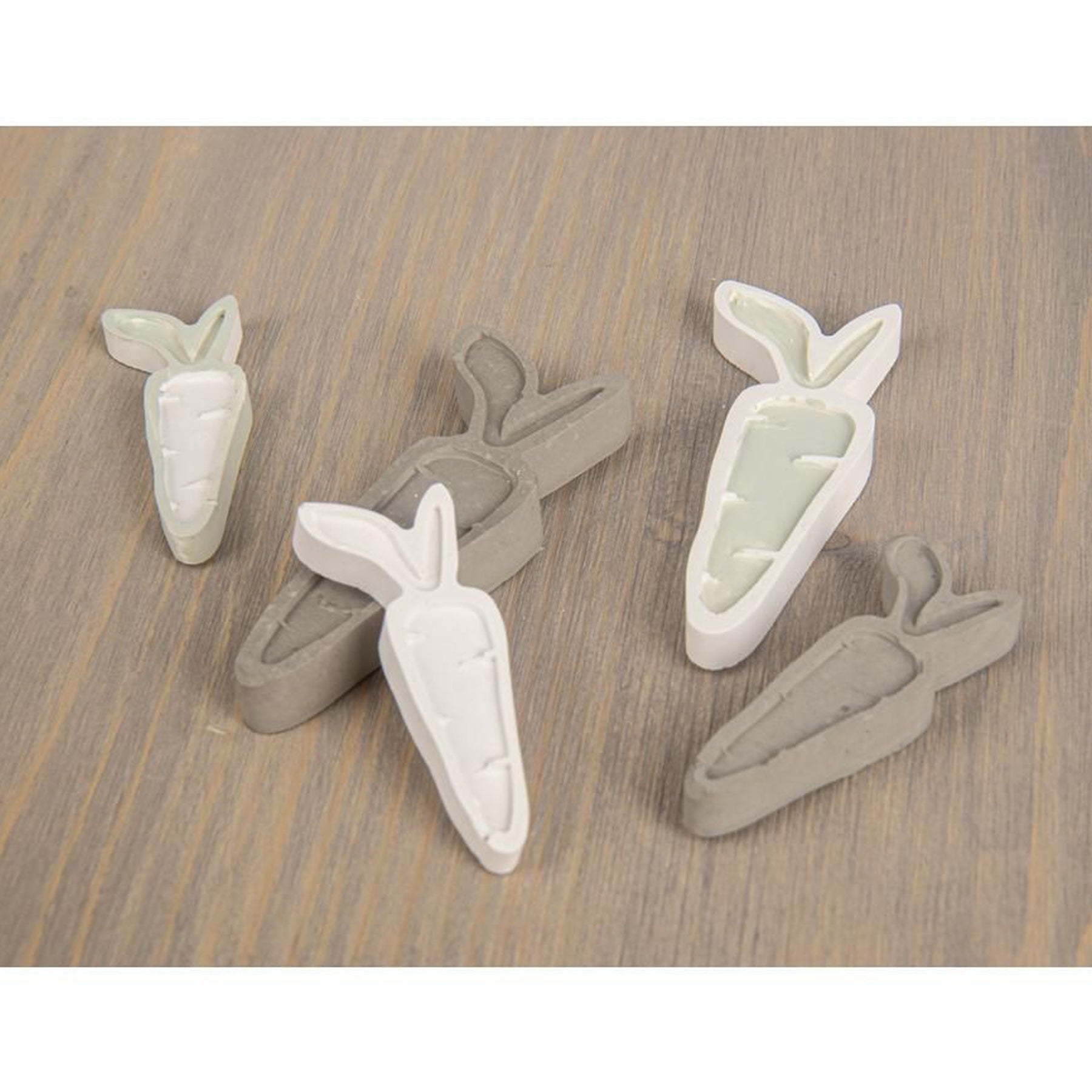 Crealive Giessform Silikon - Happy Sping - 1 x Vogel - 1 x Osterei - 1 x Schlappohr-Hase - 1 x Hase - 1 x runder Anhänger mit Text 'Happy Spring' - 1 x Haus - 1 x kleine Möhre - 1 x grosse Möhre • immer wieder verwendbar • kann auch für Kreativ-Beton oder Giessharz verwendet werden • ca. 150 g weisses Raysin 200 oder schwarzes Raysin 250 anrühren Gestalte deine individuelle Osterdekoration! Diese Giessformen sind zauberhafte Deko-Motive für deine Frühlings- und Osterdekoration.
