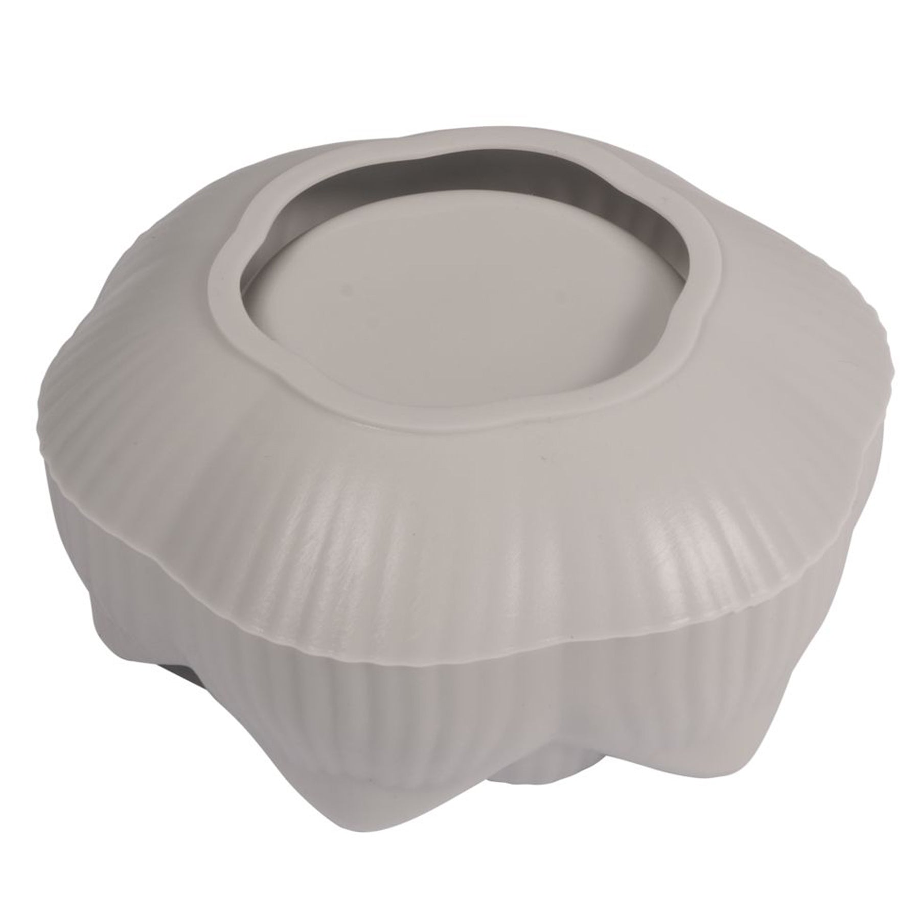 Crealive Giessform Silikon - Schale Lotusblüte Spezifikationen: • Material: hochwertiges Silikon • Höhe: 3.5 cm • Durchmesser: 8 cm Die Lotusblüte ist das Symbol für Weisheit, Erleuchtung, Neubeginn und Liebe. Mit dieser Giessform gelingt dir eine kleine Schale, ideal auch als Halter für Stumpenkerzen und Teelichter.