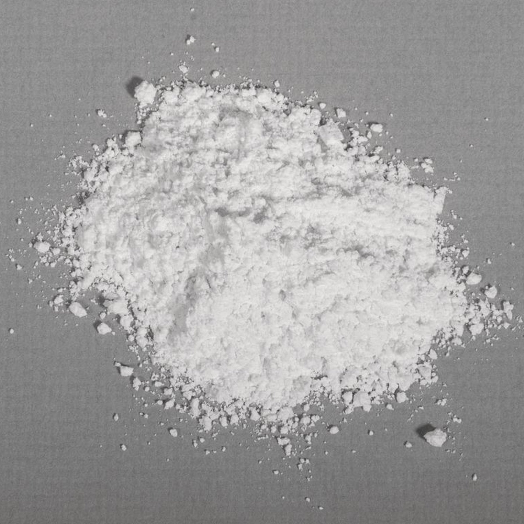 Crealive Giesspulver Raysin 200 - Weiss - 400 g
Inhalt:
• 1 Becher mit 400 g Raysin 200
Spezifikationen:
• Material: rein natürliches Calciumsulfat
• lufthärtend
• geruchlos
• lebensmittelneutral
• hohe Festigkeit 200N/mm²
• verwendbar für Giessformen aus Kunststoff (PET, LDPE, etc.), Latex, Silikon und Kautschuk
• bereits nach ca. 30 Minuten entformbar
• vollständige Durchtrocknung nach einigen Tagen (abhängig von der Grösse des Giesslings)
Raysin 200 ist geeignet für:
• grössere Gegenstände
