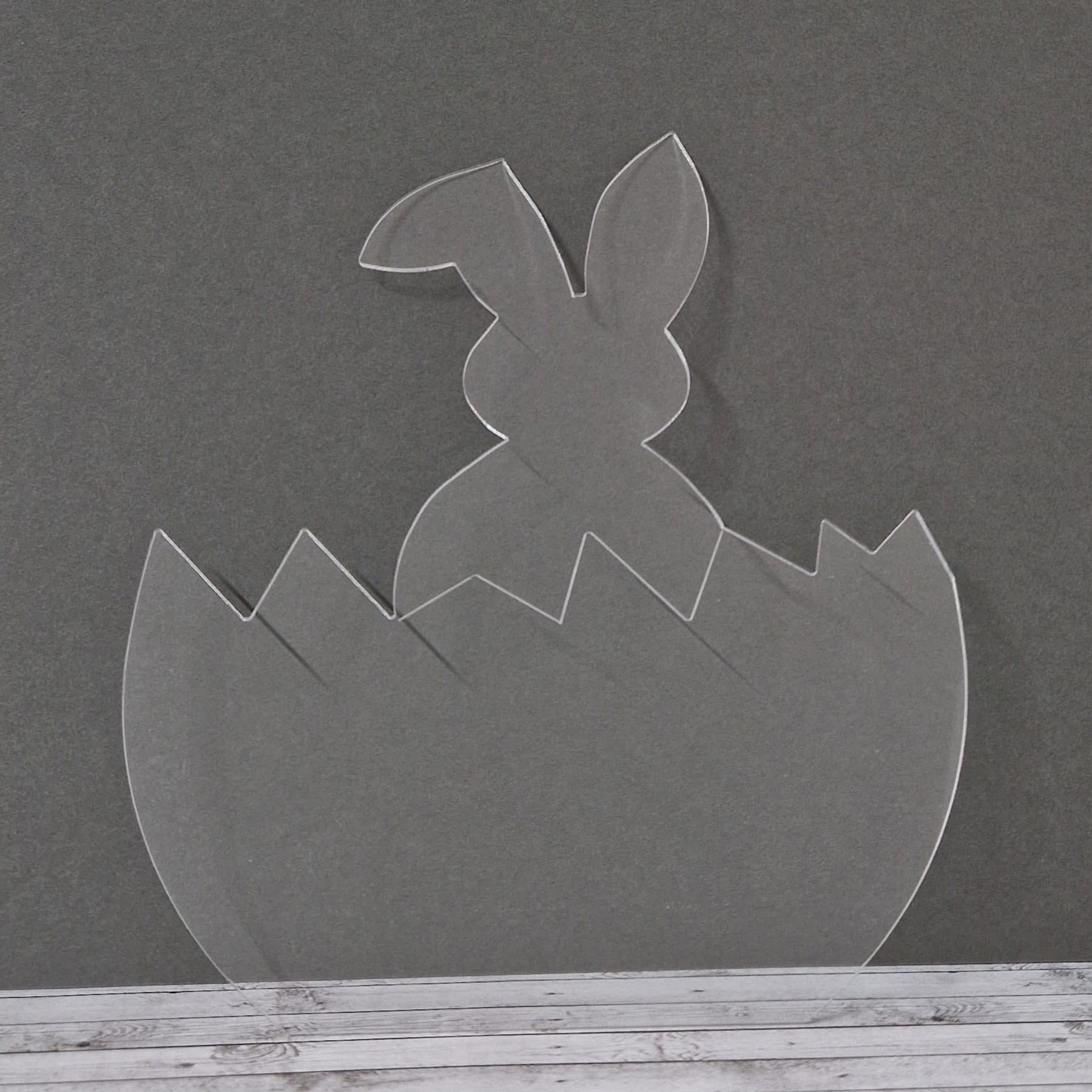 Crealive Acryl - Osterhase Onno Onno der Osterhase in der Eierschale kannst Du bemalen oder mit Folie / Rub Ons nach deinen Wünschen verzieren. Einfach einen Holzständer aus Klötzchen dazu basteln und fertig ist ein schönes Ostergeschenk oder eine fröhliche Deko bei die Zuhause. Eine tolle Ergänzung zu den Bastel Klötzchen sind diese ultraklaren Acrylglasscheiben. Mit kreativer Fantasie lassen sich grossartige Kombi-Projekte erzielen, denn die Acrylglasscheiben harmonieren optimal mit den Klötzchen.