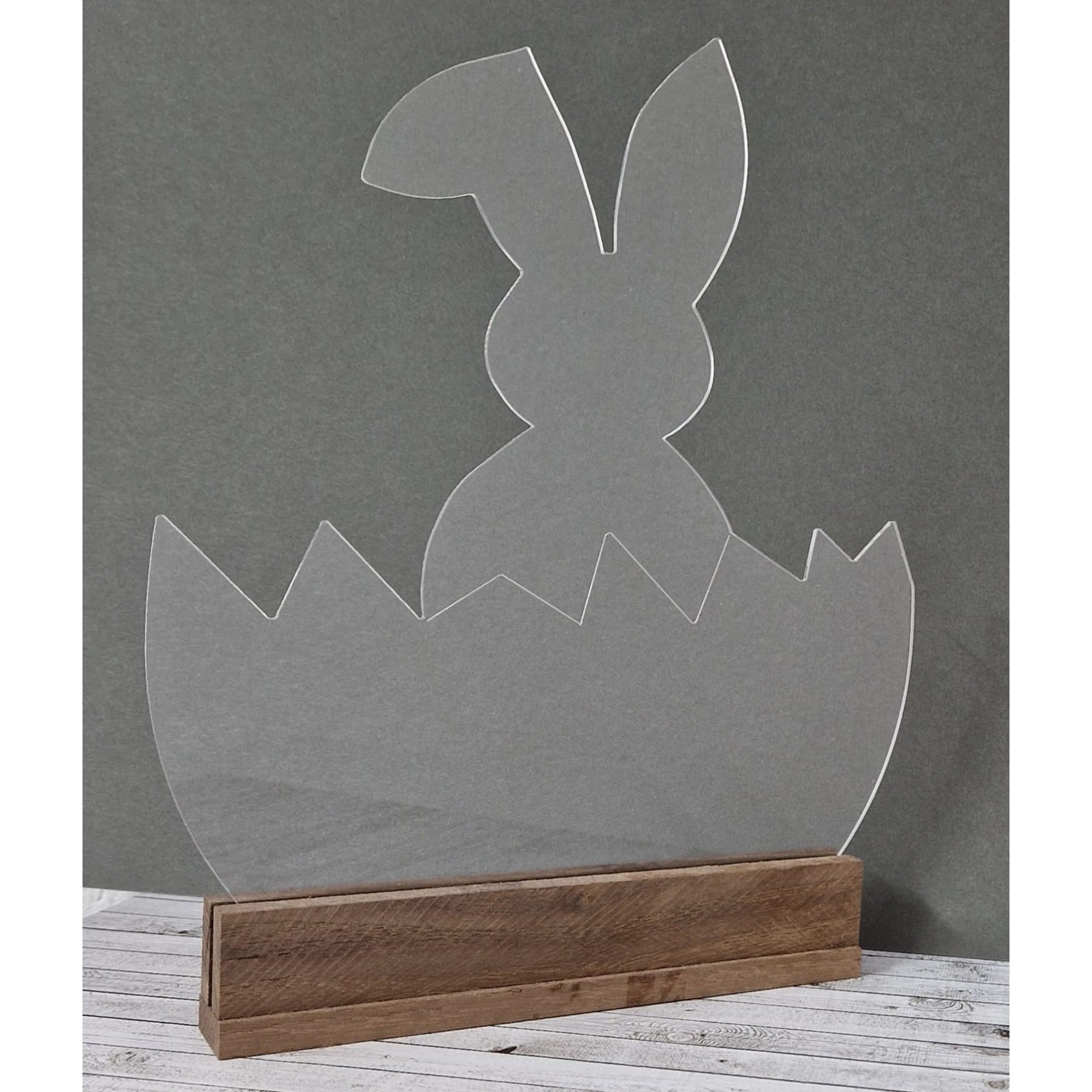 Crealive Acryl - Osterhase Onno Onno der Osterhase in der Eierschale kannst Du bemalen oder mit Folie / Rub Ons nach deinen Wünschen verzieren. Einfach einen Holzständer aus Klötzchen dazu basteln und fertig ist ein schönes Ostergeschenk oder eine fröhliche Deko bei die Zuhause. Eine tolle Ergänzung zu den Bastel Klötzchen sind diese ultraklaren Acrylglasscheiben. Mit kreativer Fantasie lassen sich grossartige Kombi-Projekte erzielen, denn die Acrylglasscheiben harmonieren optimal mit den Klötzchen.