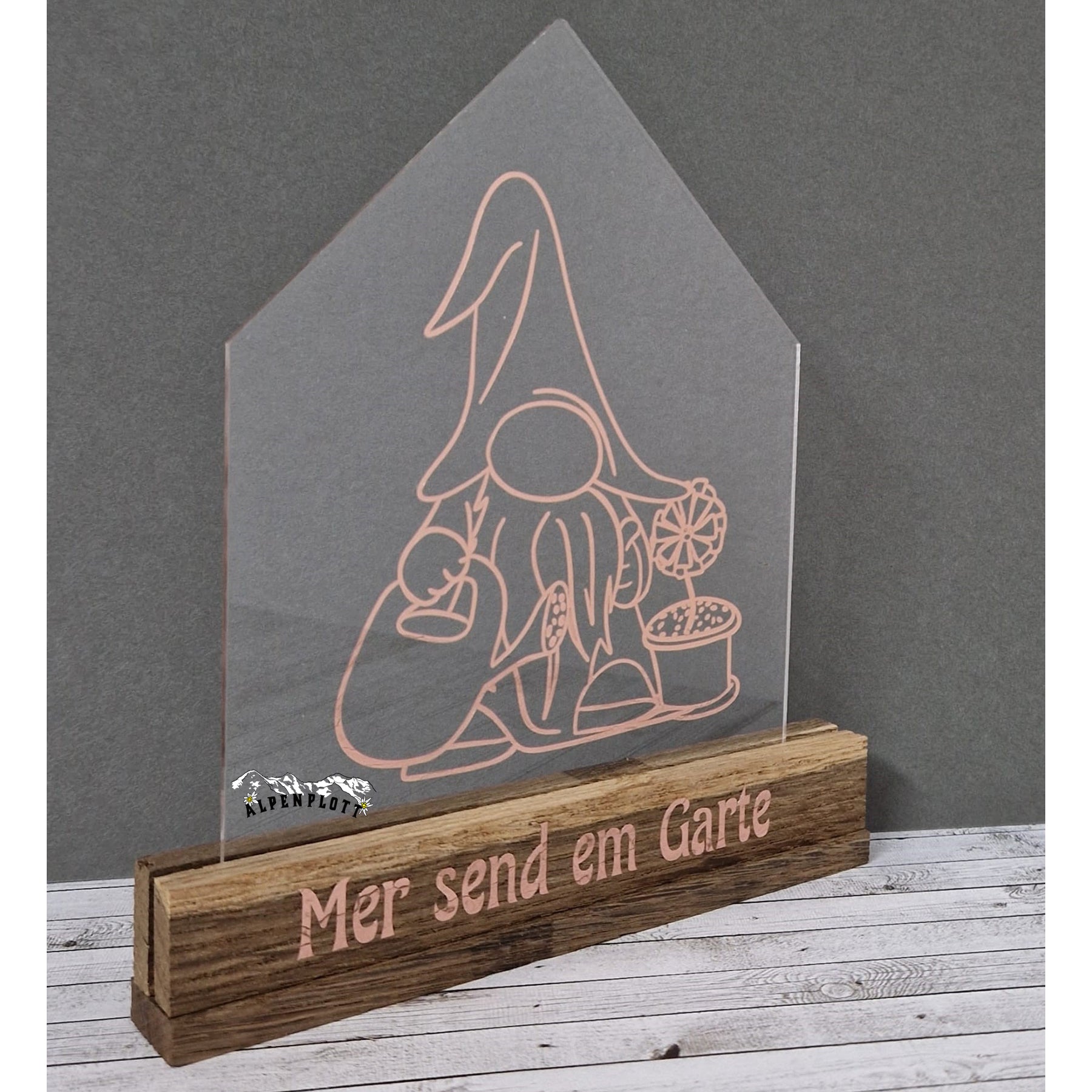 Crealive Acrylglasscheibe - Haus Eine tolle Ergänzung zu den Bastel Klötzchen sind diese ultraklaren Acrylglasscheiben. Mit kreativer Fantasie lassen sich grossartige Kombi-Projekte erzielen, denn die Acrylglasscheiben harmonieren optimal mit den Klötzchen. Somit lässt sich der unendliche Klötzchen-Bastel-Horizont noch ein Stück erweitern. Du kannst die Scheiben für viele DIY-Schmuckstücke verwenden, wie z.B. - Laternen - Aufsteller - Leuchtkästen - beleuchtete Schilder - Dekokästen