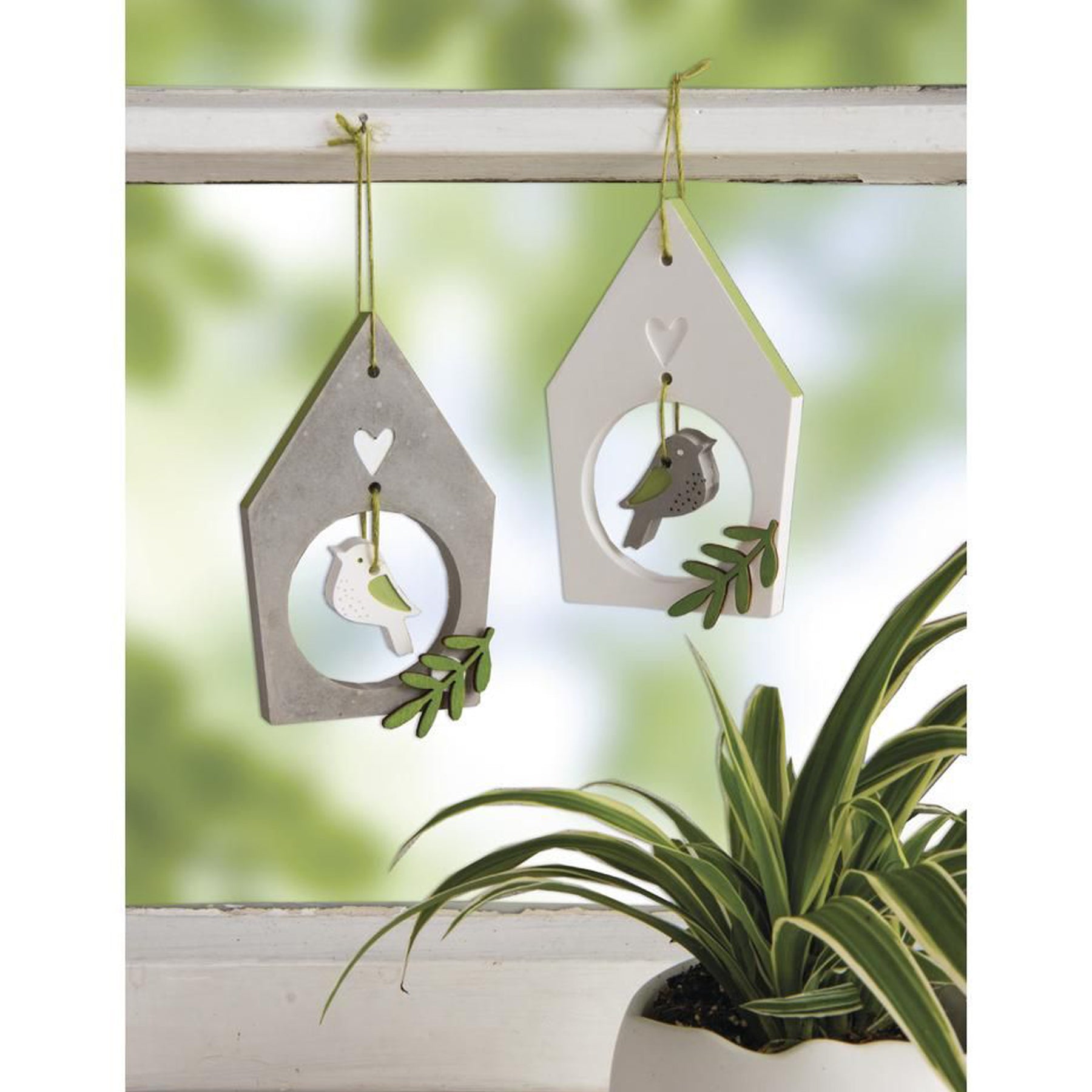 Crealive Giessform Silikon - Vogelhäuser + Vögel
Du suchst den ultimativen Eyecatcher für deine Frühjahrsdekoration? Mit der hochwertigen Silikon-Giessform gelingen dir hübsche Deko-Formen aus Kreativ-Beton, Raysin-Giesspulver, Wachs oder Giessharz.
Inhalt:
• 1 Giessform Silikon mit 5 Motiven
Spezifikationen:
• Material: hochwertiges Silikon
• Formgrösse: 14.5 x 26 cm
• Motivgrössen:
o Vogel klein 37 x 29 mm
o Vogel gross 77 x 55 mm
o Vogelhaus 75 x 115 mm
o Vogelhaus 75 x 117 mm
• Tiefe: jeweils 9 mm