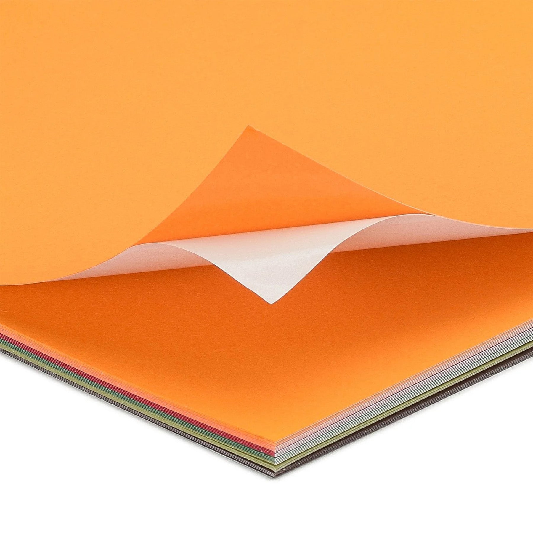 Crealive Stickerpapier Cardstock - 30.5 cm x 30.5 cm - Herbst Das Stickerpapier haftet direkt, dank einer sehr starken Klebeschicht. Du kannst es auch bedrucken und beschrieben. Es ist auch kompatibel mit den meisten Stanz- und Prägemaschinen. Inhalt: 24 Blätter Grösse: 12" x 12" (30.5 cm x 30.5 cm) 216 g/m2 6 Farben Stickerpapier Cardstock ist geeignet für: Scrapbooking-Seiten Karten Einladungen Dekorationen Papierprojekte