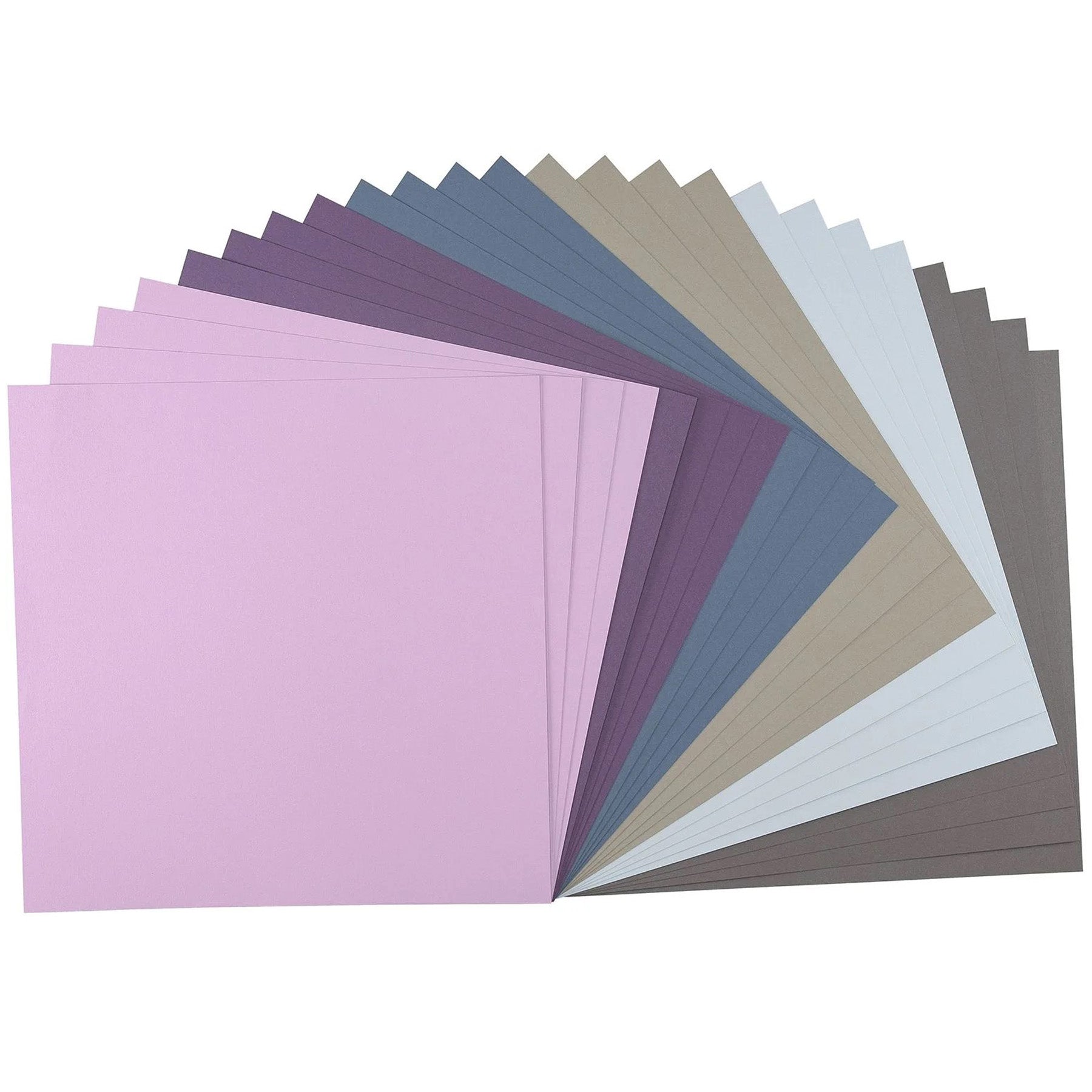 Crealive Stickerpapier Cardstock - 30.5 cm x 30.5 cm - Winter Das Stickerpapier haftet direkt, dank einer sehr starken Klebeschicht. Du kannst es auch bedrucken und beschrieben. Es ist auch kompatible mit den meisten Stanz- und Prägemaschinen. Inhalt: 24 Blätter Grösse: 12" x 12" (30.5 cm x 30.5 cm) 216 g/m2 6 Farben