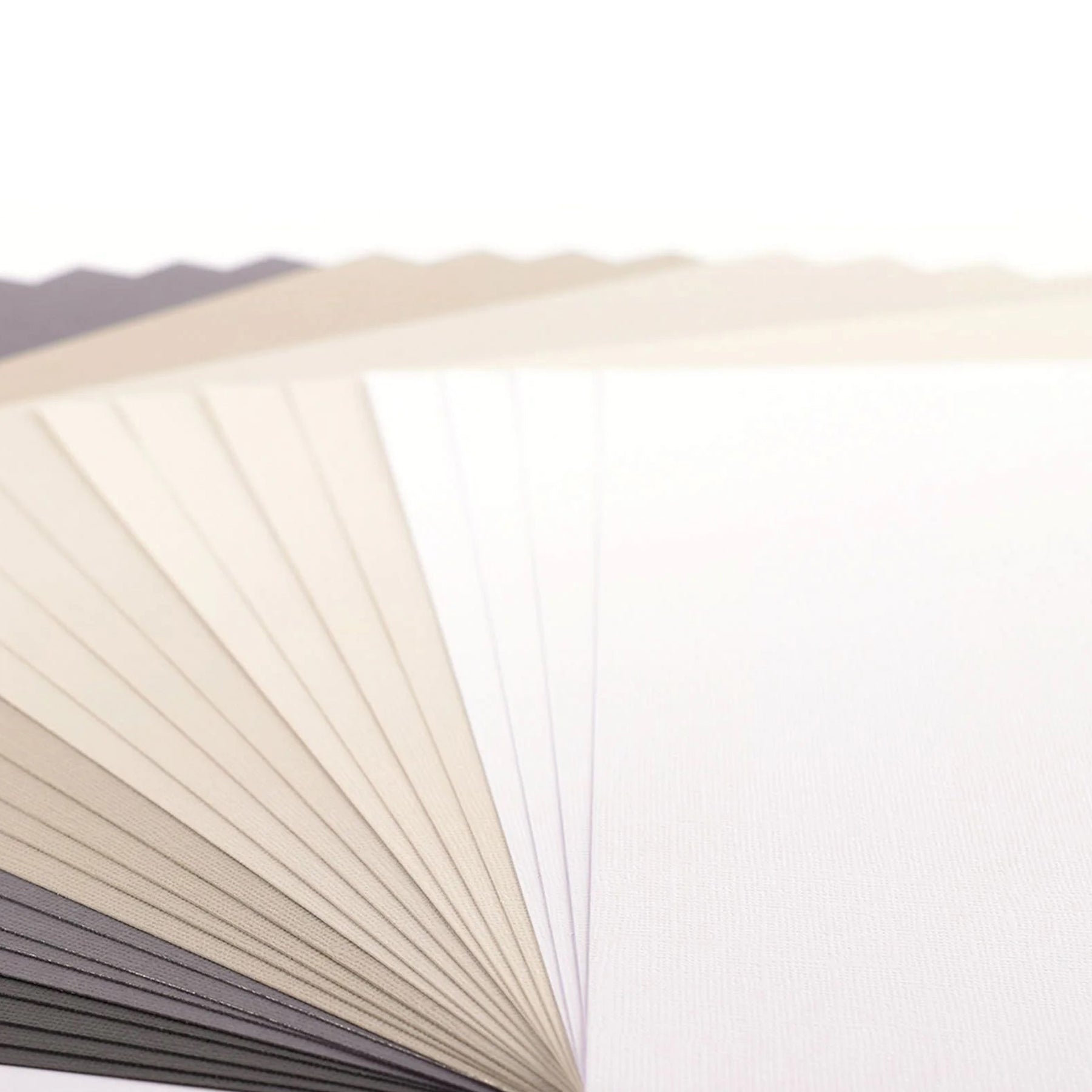 Crealive Cardstock Basic Multipack 216 g/m2 - 12’’ x 12’’ - Grau Strukturiert (24 Cardstock)
Spezifikationen:
• 12’’ x 12’’ (30.5 cm x 30.5 cm)
• 216 g/m2
• beidseitig farbig (voll durchgefärbt)
• beschreibbar
• säurefrei
• strukturierte Oberfläche
Inhalt:
• 4 x Cardstock White
• 4 x Cardstock Cool Grey
• 4 x Cardstock Mouse
• 4 x Cardstock Tin
• 4 x Cardstock Anthracite
• 4 x Cardstock Black
Dieses Cardstock / Bastelpapier ist geeignet für:
• Karten
• Karten-Verzierungen
• Plotten
• Stanzen
• Prägen
