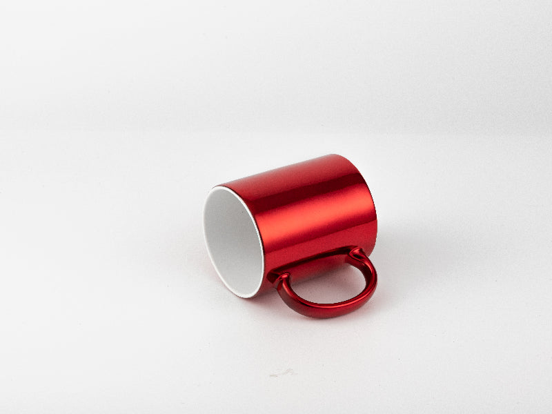 Crealive Keramiktasse - Plated Chrom Effekt Diese aussergewöhnliche Keramiktasse mit Chrom Effekt / Spiegeleffekt ist ein echter Hingucker! Sie ist für den Sublimationsdruck / Infusible Ink und lässt sich auf unzählige Arten gestalten. Die leuchtende Farbe ist angenehm glatt und macht sie, persönlich gestaltet, zu einem echten Unikat! Inhalt: • 1 Keramiktasse Chrom Effekt Diese Keramiktasse ist geeignet für: • Tassen-Kreationen mit dem Sublimationsdruck-Verfahren • Infusible Ink