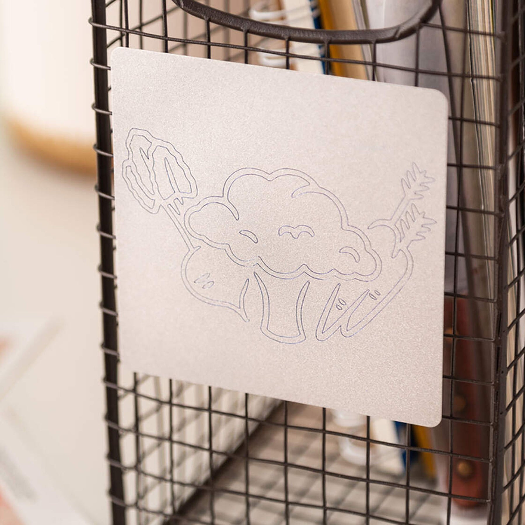Crealive Cricut Gravurstift mit Halterung - Engraving Tip incl. Housing
Mit dem Cricut Gravurstift (Engraving Tip) können einzigartige und dauerhafte Designs auf einer Vielzahl von Materialen graviert werden. Ob Namensschilder, Anhänger, Andenken, Monogramme, Schmuck oder Hundetags; mit diesem Tool können aufwendig gravierte Gegenstände kreiert werden.
Inhalt:
• Cricut Gravurstift mit Halterung - Engraving Tip incl. Housing
Der Gravurstift ist geeignet für:
• flache und weiche Metalle
• Leder
• Acryl