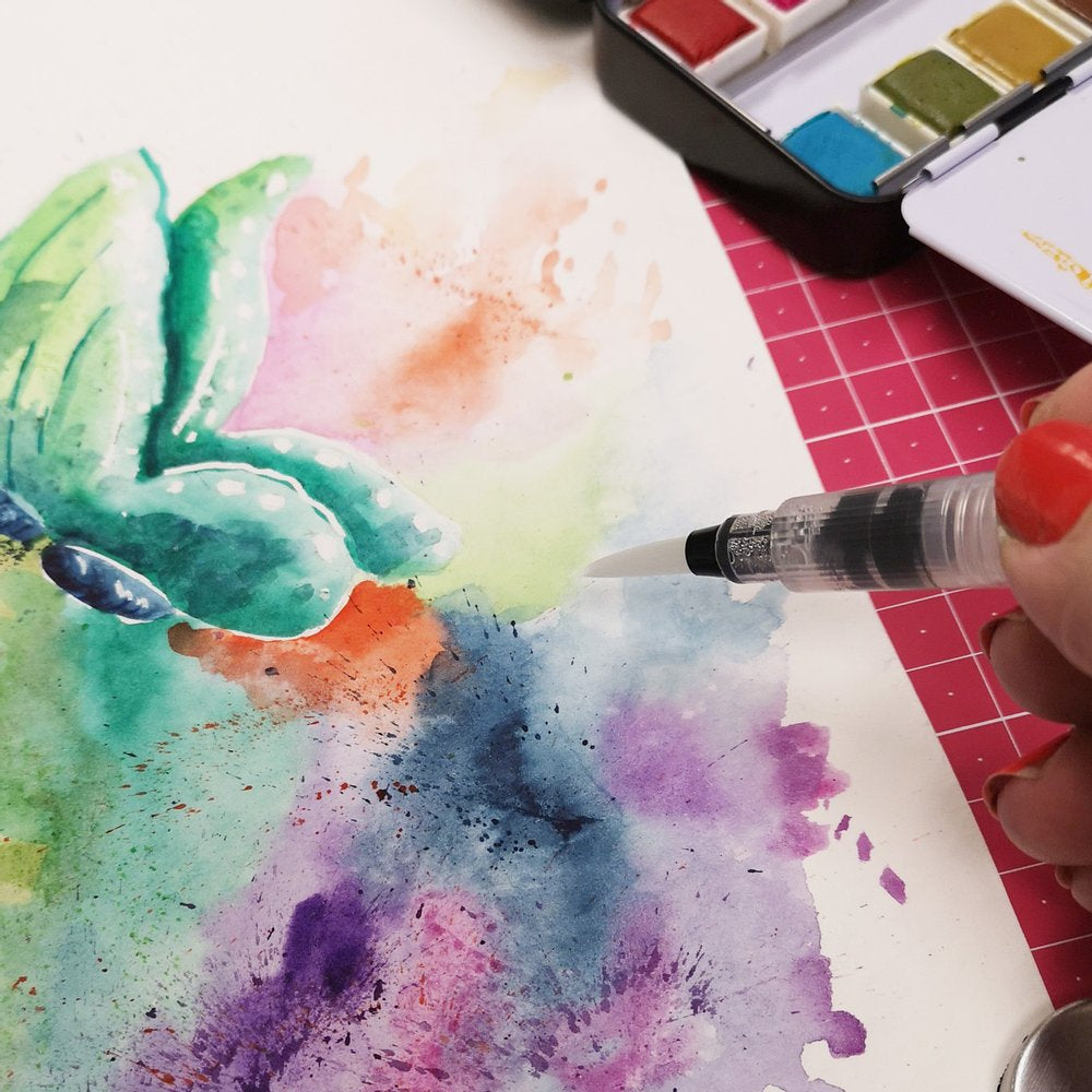 Aquarellpapier rau 300 g/m² - 12’’ x 12'’ - Weiss Spezifikationen: 12’’ x 12’’ (30.5 cm x 30.5 cm) 300 g/m² Struktur: rau mit viel Textur 100% Zellulose säure- und ligninfrei Farbe: Weiss Dieses hochwertige Aquarellpapier ist geeignet für: Zeichnen Skizzieren Handlettering Stempeln Karten Plotten Scrapbooking Aquarellieren mit Farbe und mit Stiften