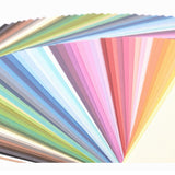 Crealive Cardstock Basic 216 g/m2 - 12’’ x 12’’ - Rainbow Texture (60 Cardstock)  Du willst alle Farben von unserem strukturierten Uni Cardstock Basic 12" x 12" mit 216 g/m2? Mit diesem Paket bekommst Du 60 verschiedene Cardstock im Regenbogen Paket.      216 g/m2 beidseitig farbig (voll durchgefärbt) beschreibbar säurefrei feines Papier mit strukturierter Oberfläche 60 Farben - je ein Cardstock pro Farbe    Dieses Cardstock / Bastelpapier ist geeignet für:  Karten Karten-Verzierungen Plotten Scrapbooking