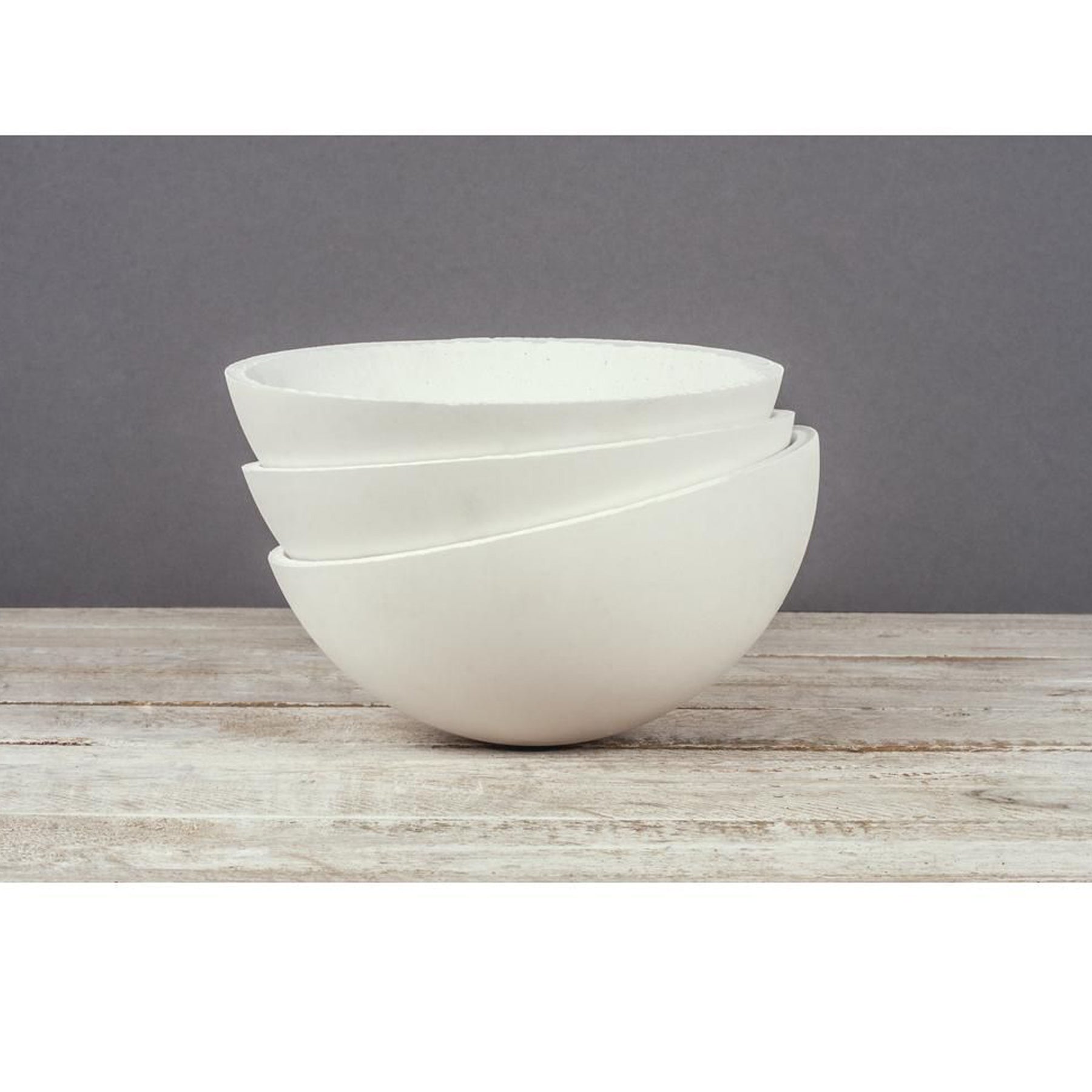 Crealive Giesspulver Raysin 100 - Weiss - 400g Inhalt: 400g Raysin Giessen leicht gemacht mit der reinweissen Giessmasse Raysin von Rahyer im "Chalky-Style"! Kinderleichte Anwendung: Anrühren + Giessen = Fertig! Im Handumdrehen entstehen trendige Giessstücke mit einer weichen, ultramatten Oberfläche und Optik.