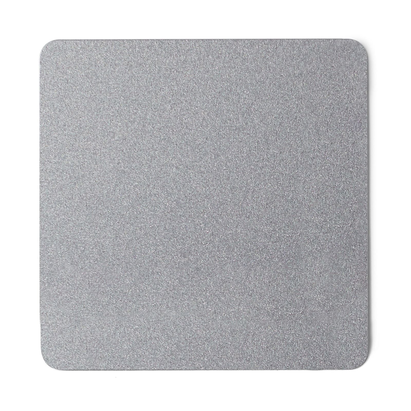Cricut Aluminium-Schild zum Gravieren 10 x 10 cm, 4 Stück Spezifikationen: 4 hochwertige Aluminium-Schilder Grösse: 4’’ x 4’’ (10 x 10 cm) Die Aluminium-Schilder sind geeignet für: Gravur mit Cricut Maker Infusbile Ink / Sublimation Diese Aluminium-Schilder kannst Du super gravieren mit filigranen Designs, Lieblingssprüchen oder Logos. Nach dem Gravieren kommt ein schöner Kontrast zum Vorschein.