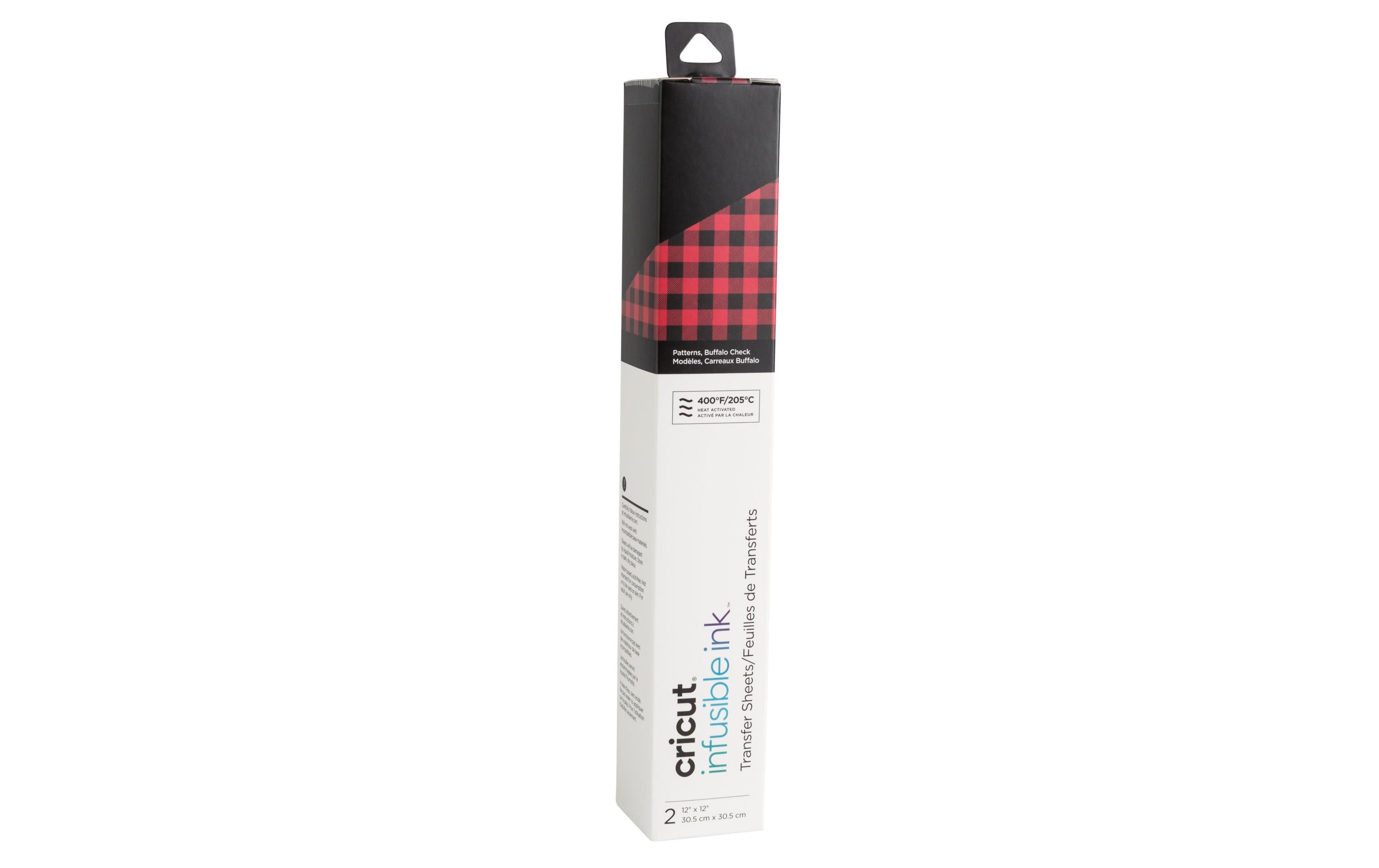 Cricut Infusible Ink Transferbogen - Buffalo Check Spezifikationen: Cricut Infusible Ink Transfer Sheets Grösse: 30.5 x 30.5 cm (12" x 12") Folien für Sublimationsdruck zum Gestalten von tollen Muster und Statements kompatibel mit allen sublimationsfähigen Materialien für glatte, nahtlose Transfers, die nicht knittern oder abblättern Inhalt: 2 Cricut Infusible Ink Transfer Sheets 1 x Karo-Muster Rot/Schwarz 1 x Uni Schwarz
