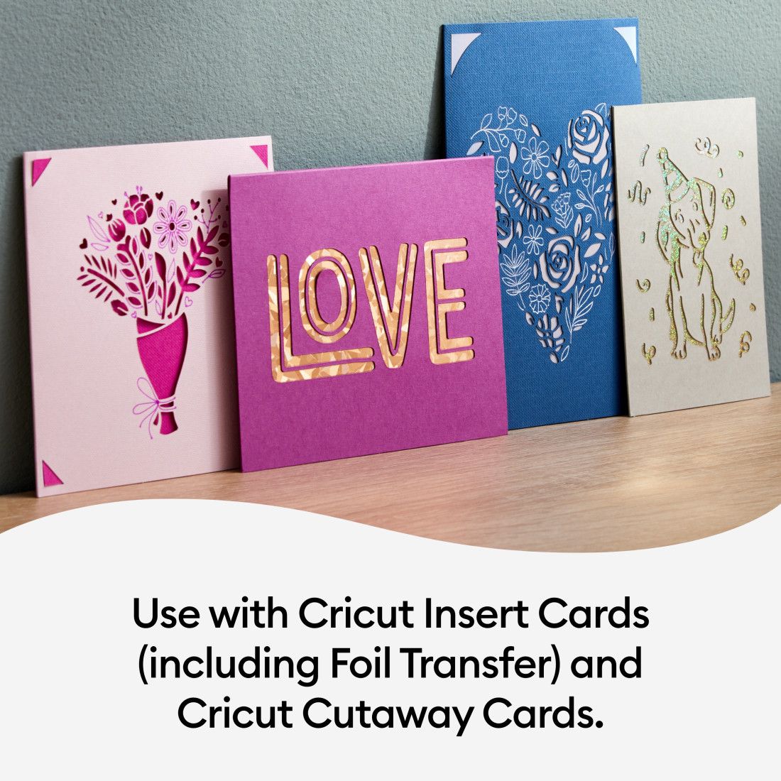 Crealive Cricut Kartenmatte 13" x 16.25" (33 x 41.2 cm) - Card Mat (VORBESTELLUNG - die Lieferung erfolgt ab ca. Juni 2022) Inhalt: 1 wieder-verwendbare Kartenmatte 13" x 16.25" (33 x 41.2 cm) Die Kartenmatte ist geeignet für: Karten Mit dieser wieder-verwendbaren und sehr praktischen Kartenmatte kannst Du in wenigen Minuten gleichzeitig 4 persönliche & individuelle Karten gestalten.