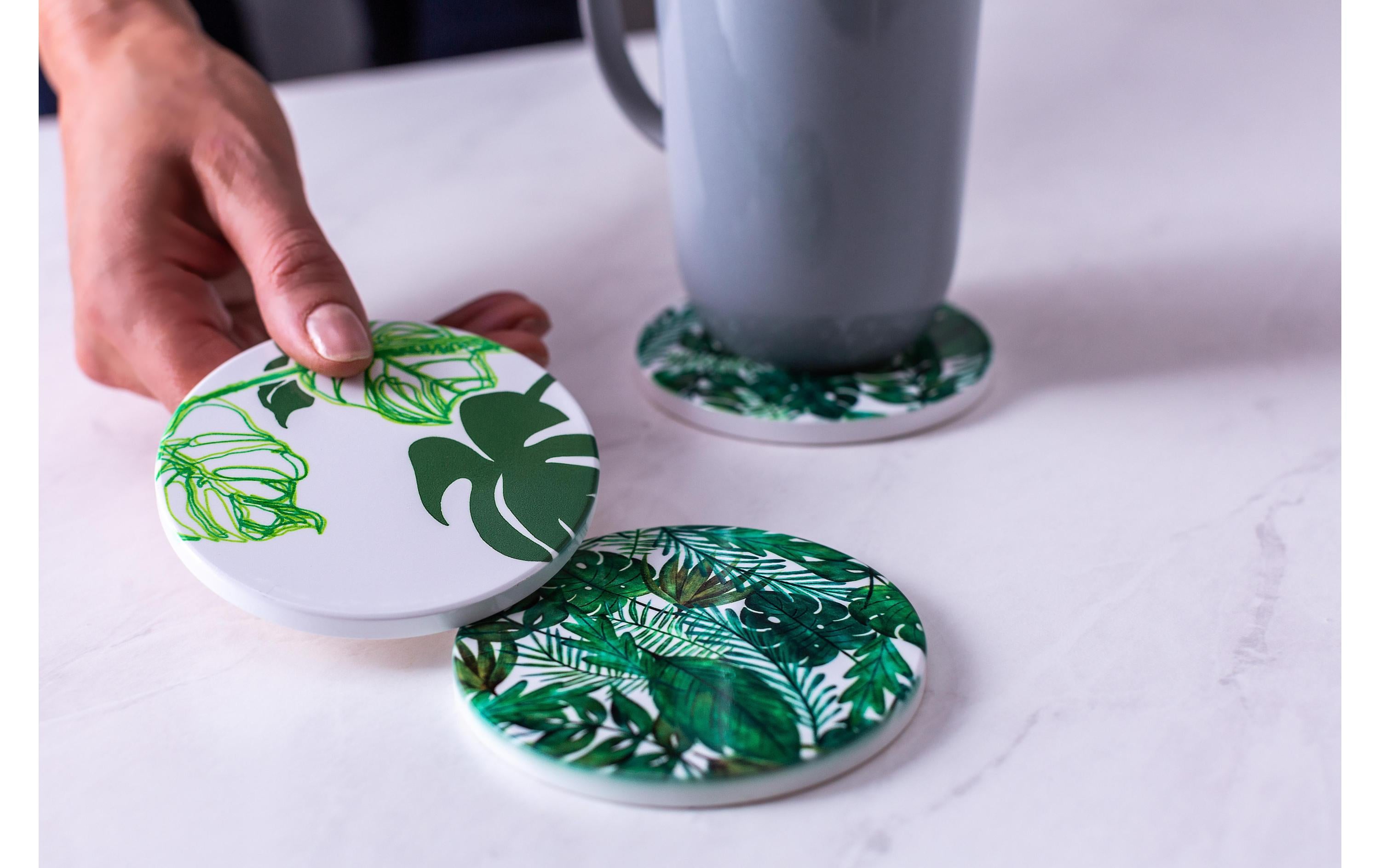 Cricut Untersetzer Infusible Ink - Rund - 4 Stück Spezifikationen: 4 Keramik-Untersetzer für Sublimationsdruck Farbe: Weiss Form: Rund Durchmesser: 9.1 cm kompatibel mit Infusible Ink Stiften oder Infusible Ink Transferbogen Die Keramik-Untersetzer sind geeignet für: Infusbile Ink Sublimation