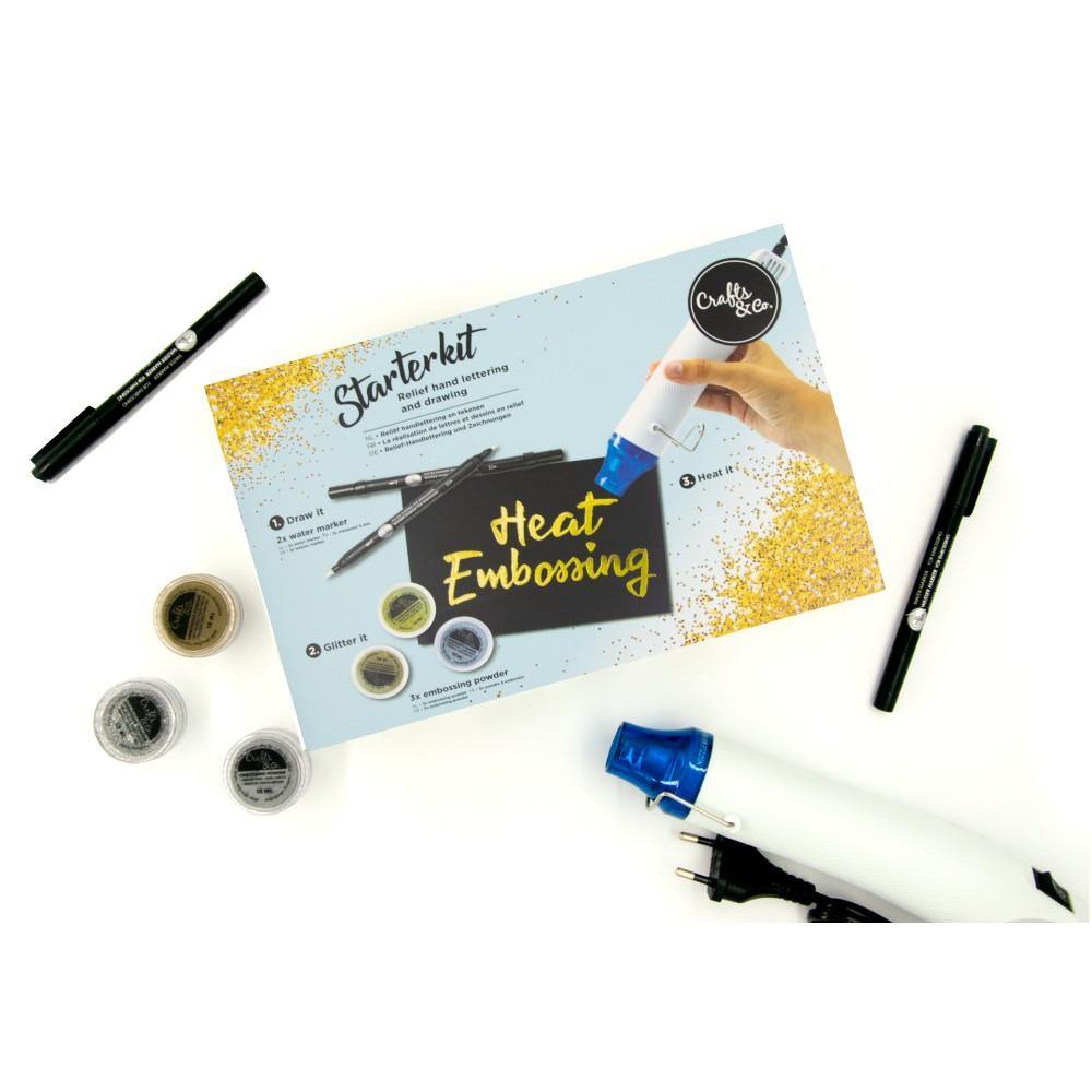 Embossing Starter Kit - Schreiben… Streuen… und Erhitzen! In drei einfachen Schritten erreichst Du die schönsten Prägeeffekte auf Papier, Karton, Holz oder sogar Glas. Von der Handbeschriftung bis zur Prägung und von der selbstgemachten Karte bis zur Dekoration für das Zuhause sind die Möglichkeiten grenzenlos.