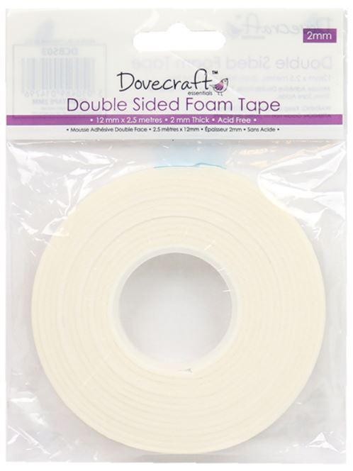 Foam Tape - 2 mm dickes, doppelseitiges Klebeband. Mit den dickeren Klebebänder, lassen sich super 3D Effekte erzielen. Sie funktionieren wie die 3D Klebepads, allerdings kann man das Band genau auf die gewünschte Grösse zuschneiden. Es eignet sich somit hervorragend zur Befestigung von kleinen Dekorationen an Karten, um einen 3D Look zu erzeugen.