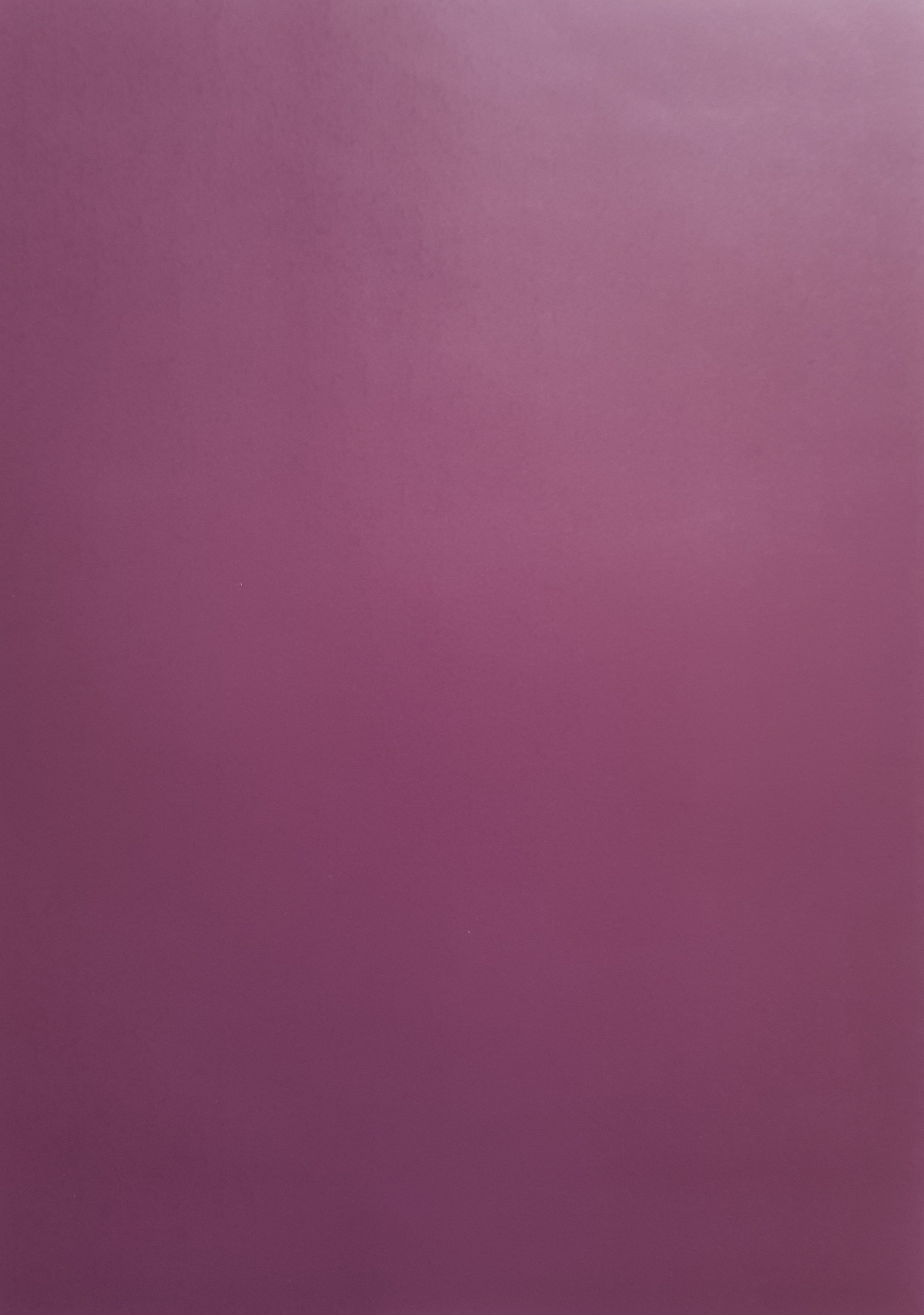 Pergamentpapier / Transparentpapier 150 g/m2 - A4 - Violett Spezifikationen: A4 (21.0 cm x 29.7 cm) 150 g/m2 1 Bogen Farbe: Violett Pergamentpapier / Transparentpapier ist geeignet für: Karten Karten-Verzierungen (unbedingt ein scharfes Messer verwenden) Boxen-Deko Verpackungen Laternen