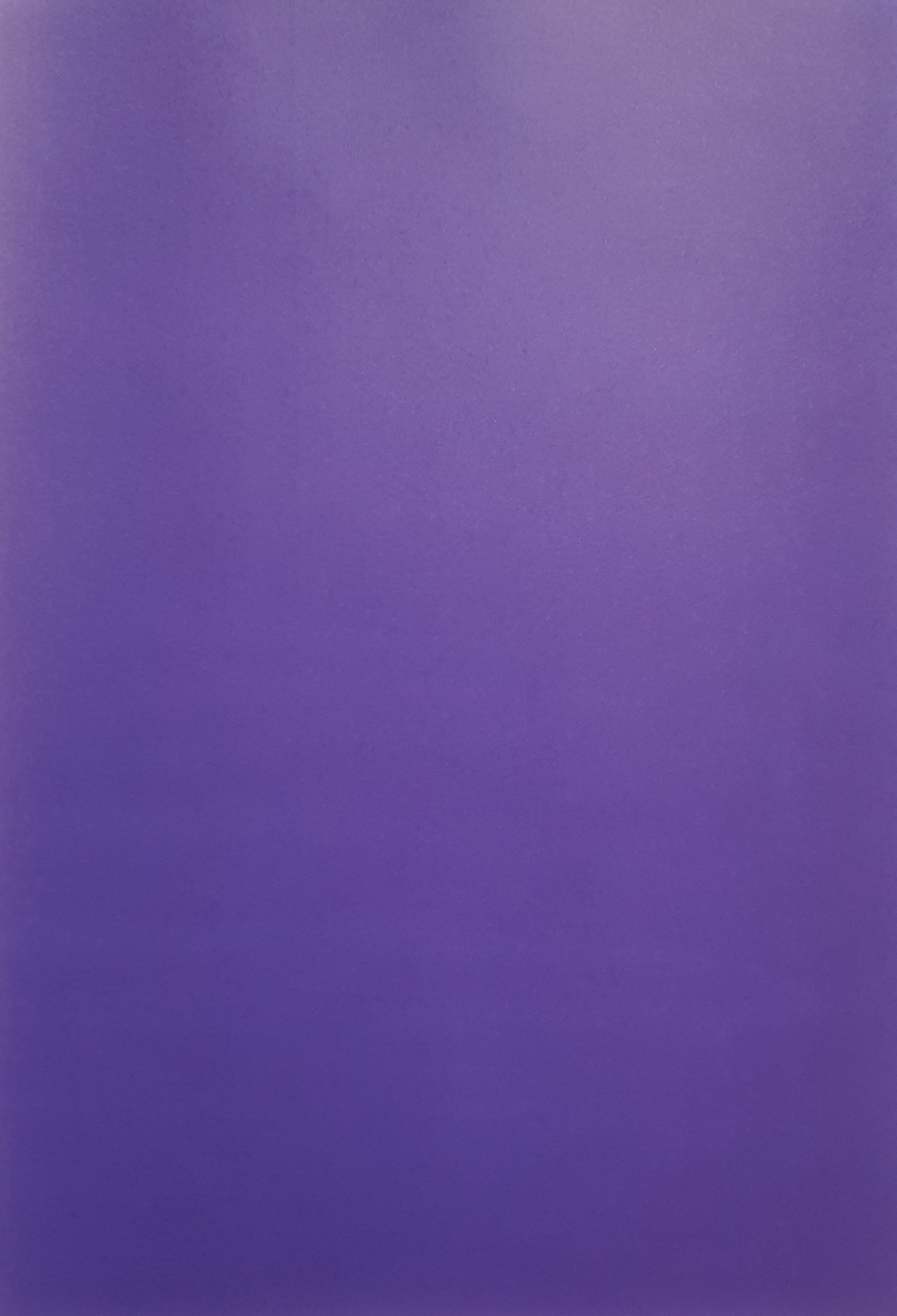 Pergamentpapier / Transparentpapier 140 g/m2 - A4 - Wisteria Spezifikationen: A4 (21.0 cm x 29.7 cm) 140 g/m2 1 Bogen Farbe: Wisteria Pergamentpapier / Transparentpapier ist geeignet für: Karten Karten-Verzierungen (unbedingt ein scharfes Messer verwenden) Boxen-Deko Verpackungen Laternen
