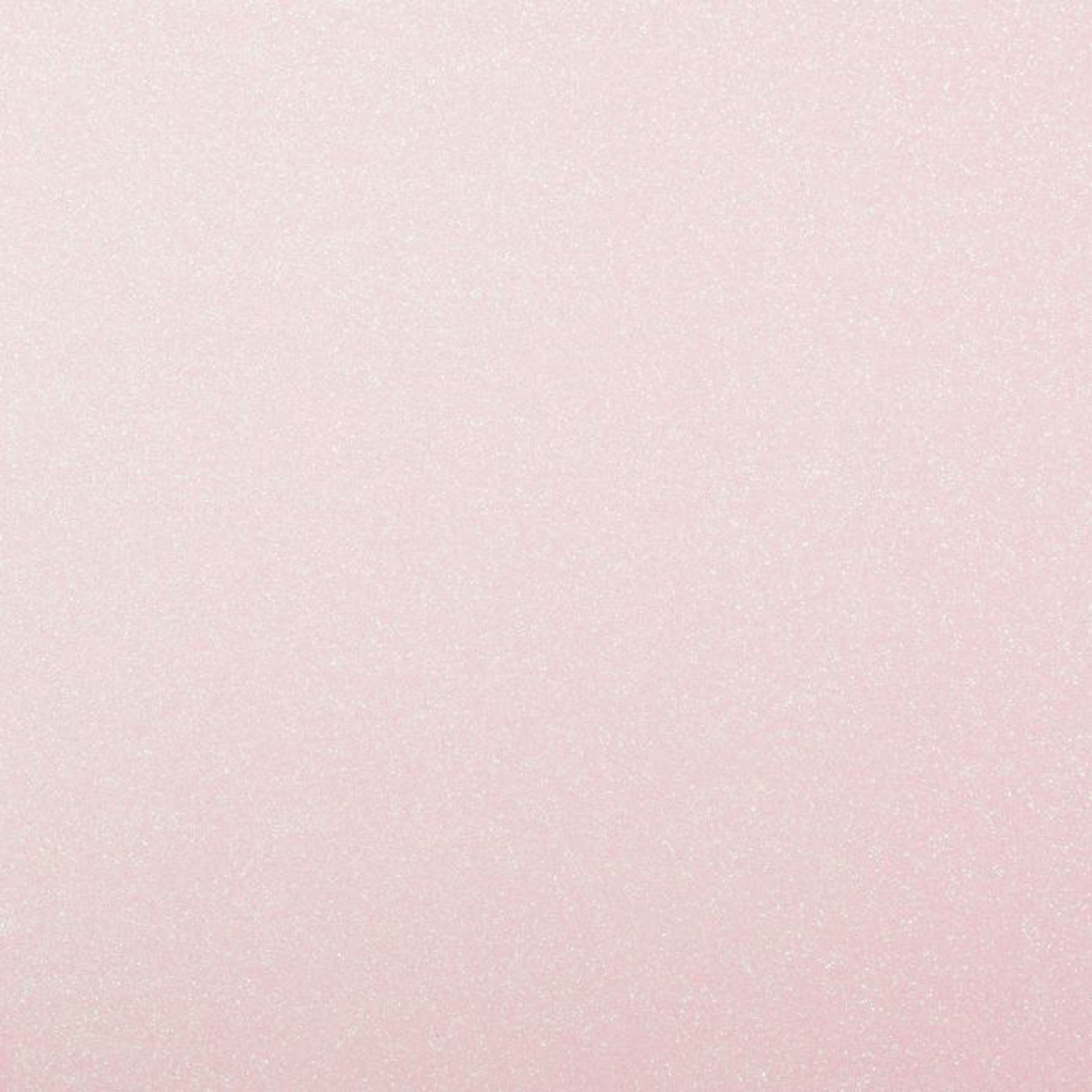 Crealive Glitzer Papier selbstklebend 160 g/m2 - 12’’ x 12’’ - Pearl Spezifikationen: Papier mit Klebstoff 12’’ x 12’’ (30.5 cm x 30.5 cm) Gewicht: 160 g/m2 Selbstklebend Oberfläche: Glitzer Farbe: Pearl Das selbstklebende Papier ist geeignet für: Geburtstagskarten Einladungen Dekorationen Plotten Scrapbooking-Seiten