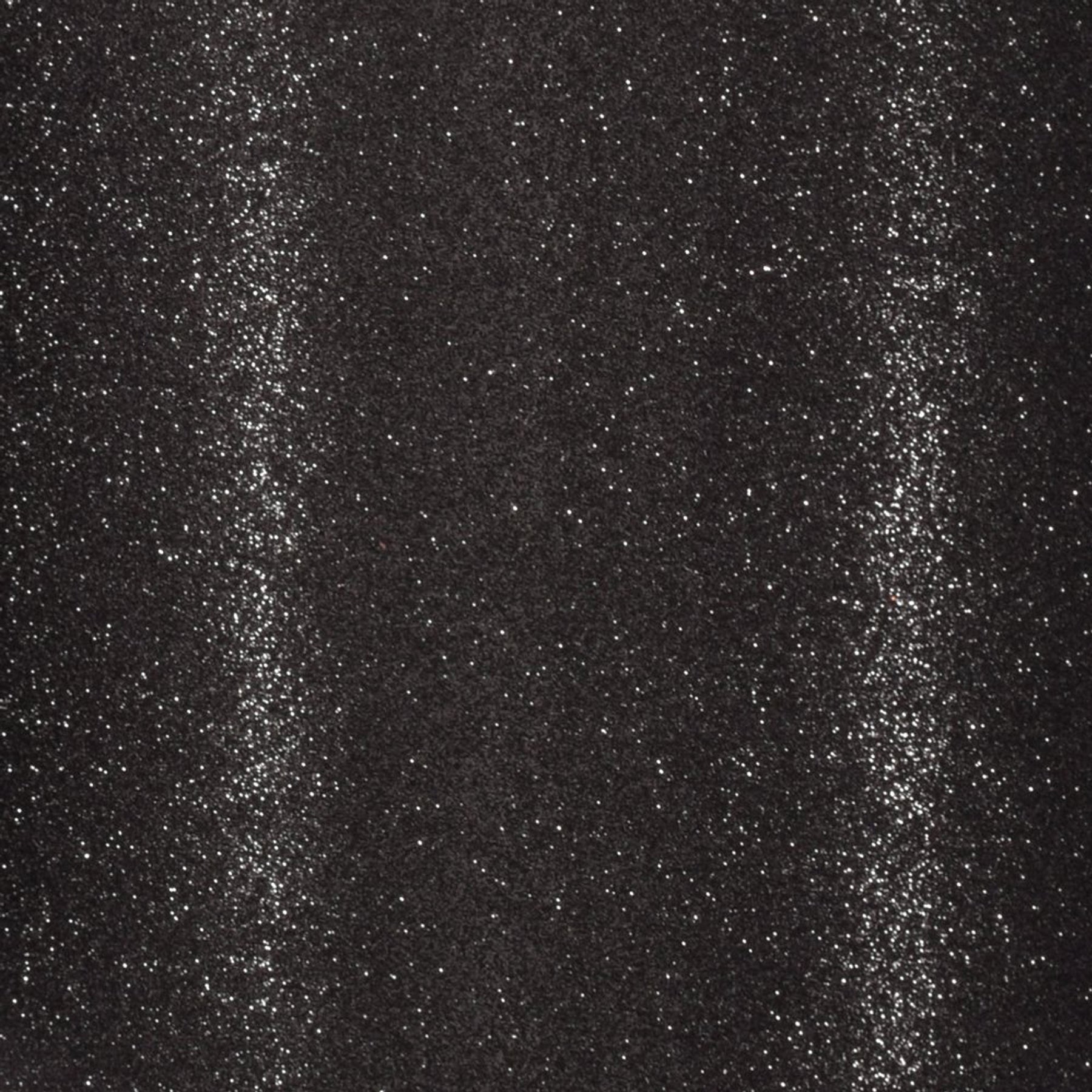 Crealive Glitzer Papier selbstklebend 160 g/m2 - 12’’ x 12’’ - Schwarz Spezifikationen: Papier mit Klebstoff 12’’ x 12’’ (30.5 cm x 30.5 cm) Gewicht: 160 g/m2 Selbstklebend Oberfläche: Glitzer Farbe: Schwarz Das selbstklebende Papier ist geeignet für: Geburtstagskarten Einladungen Dekorationen Plotten Scrapbooking-Seiten