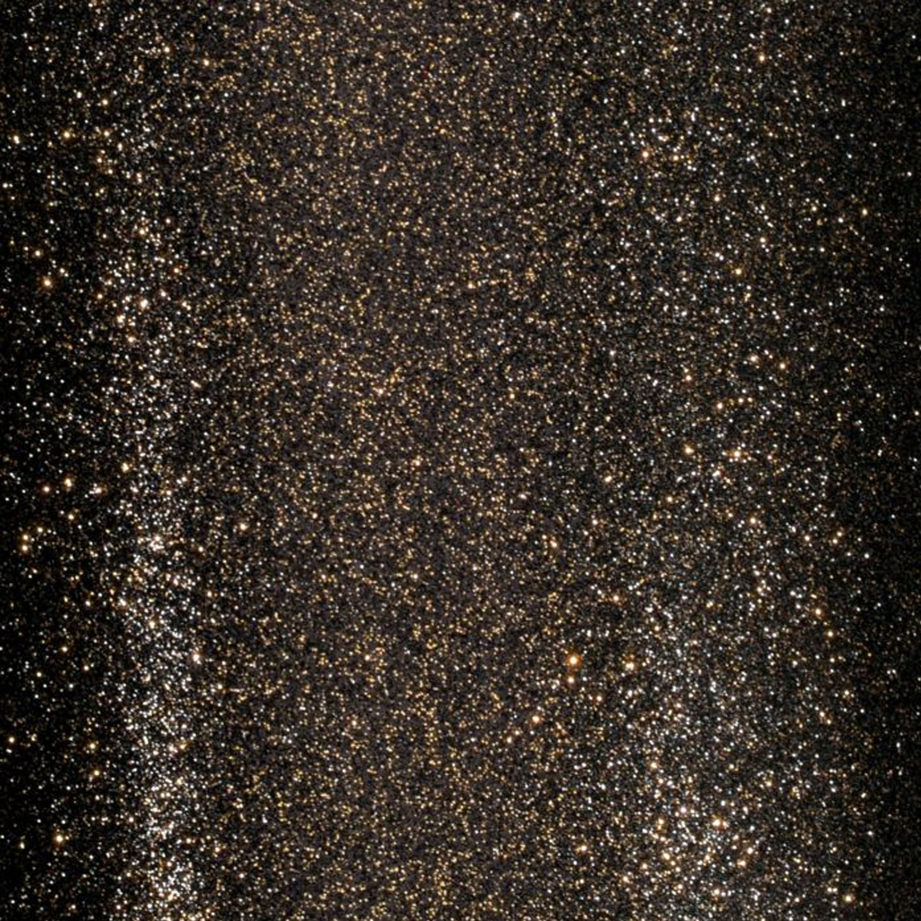 Crealive Glitzer Papier selbstklebend 160 g/m2 - 12’’ x 12’’ - Schwarz-Gold Spezifikationen: Papier mit Klebstoff 12’’ x 12’’ (30.5 cm x 30.5 cm) Gewicht: 160 g/m2 Selbstklebend Oberfläche: Glitzer Farbe: Schwarz-Gold Das selbstklebende Papier ist geeignet für: Geburtstagskarten Einladungen Dekorationen Plotten Scrapbooking-Seiten