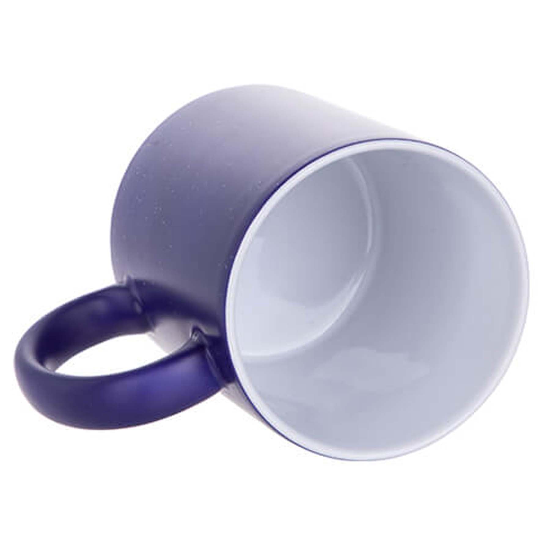 Crealive Glitzertasse Farbwechseltasse 11oz - Blau Die tolle Glitzertasse mit Farbwechsel-Effekt ist ein echter Hingucker und Du kannst die beschenkte Person besonders Überraschen. Beim Eingiessen eines heissen Getränks verfärbt sich die Tasse von Blau in Weiss und dein aufgepresstes Motiv wird sichtbar. Sie ist für den Sublimationsdruck / Infusible Ink und lässt sich auf unzählige Arten gestalten. Inhalt: 1 Glitzer-Farbwechseltasse in Blau