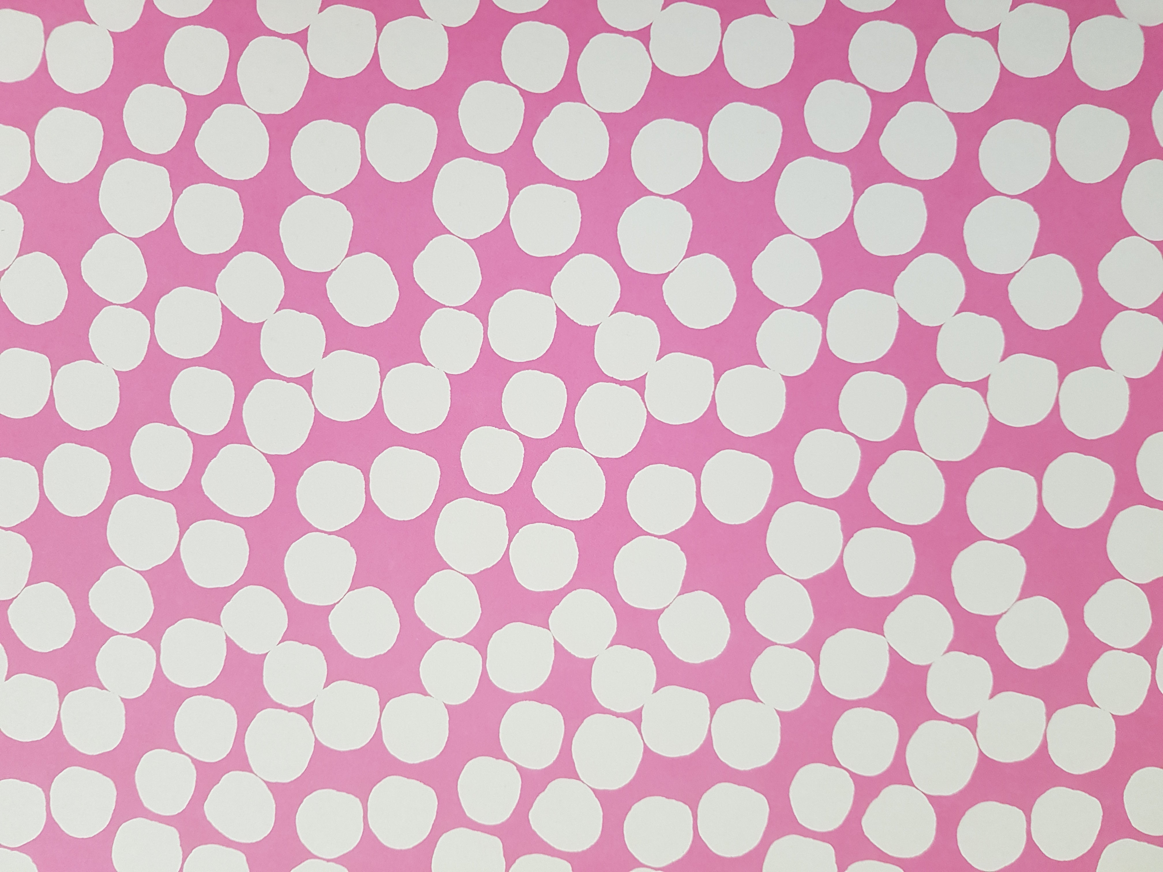 Paper Pad 250 g/m2 - 12’’ x 12’’ - Happy Colours Spezifikationen: 12’’ x 12’’ (30.5 cm x 30.5 cm) 250 g/m2 beidseitig bedruckt lässt sich gut schneiden säurefrei Inhalt: 24 Bogen 24 Designs beidseitig bedruckt Dieses Paper Pad / Designpapier ist geeignet für: Karten Karten-Verzierungen Kuverts Geschenkboxen & Verpackungen Plotten Scrapbooking