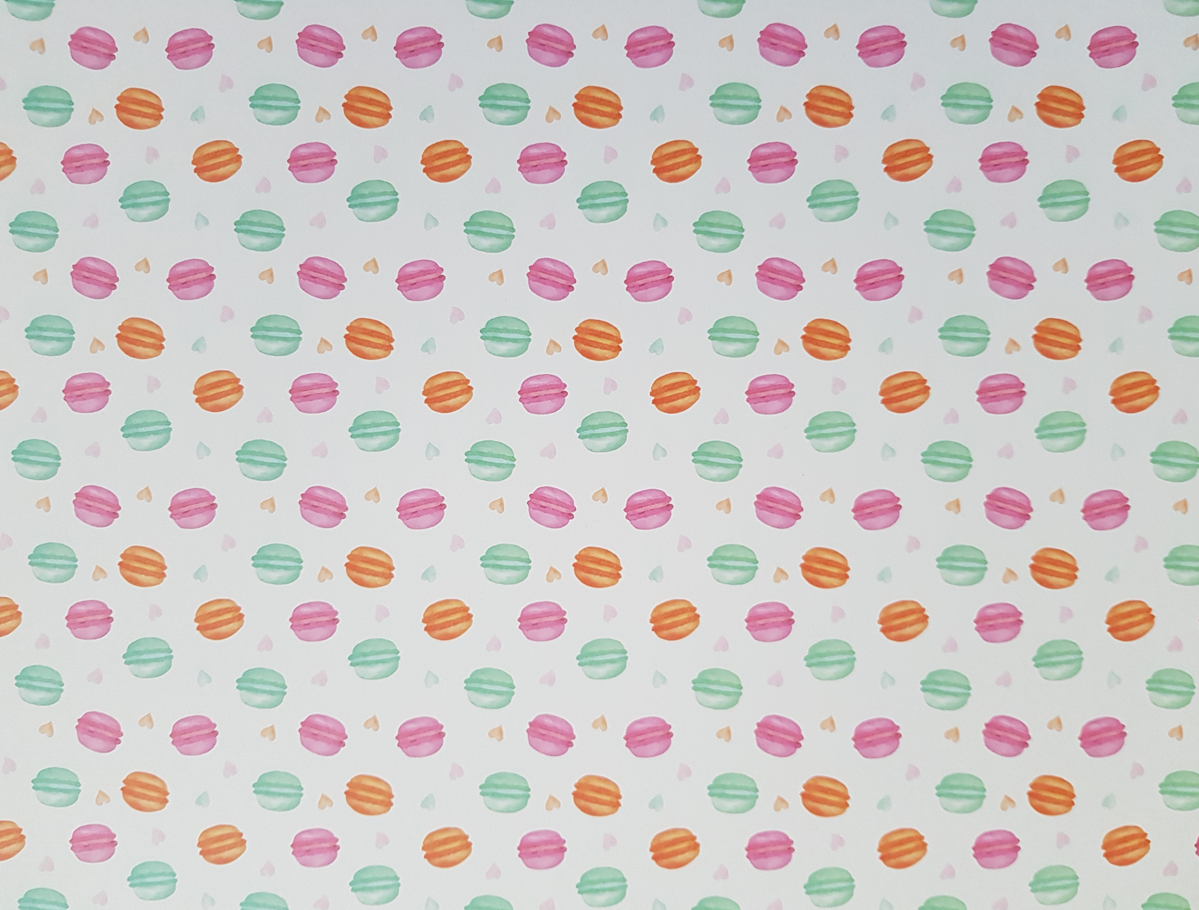 Paper Pad 250 g/m2 - 12’’ x 12’’ - Happy Colours Spezifikationen: 12’’ x 12’’ (30.5 cm x 30.5 cm) 250 g/m2 beidseitig bedruckt lässt sich gut schneiden säurefrei Inhalt: 24 Bogen 24 Designs beidseitig bedruckt Dieses Paper Pad / Designpapier ist geeignet für: Karten Karten-Verzierungen Kuverts Geschenkboxen & Verpackungen Plotten Scrapbooking