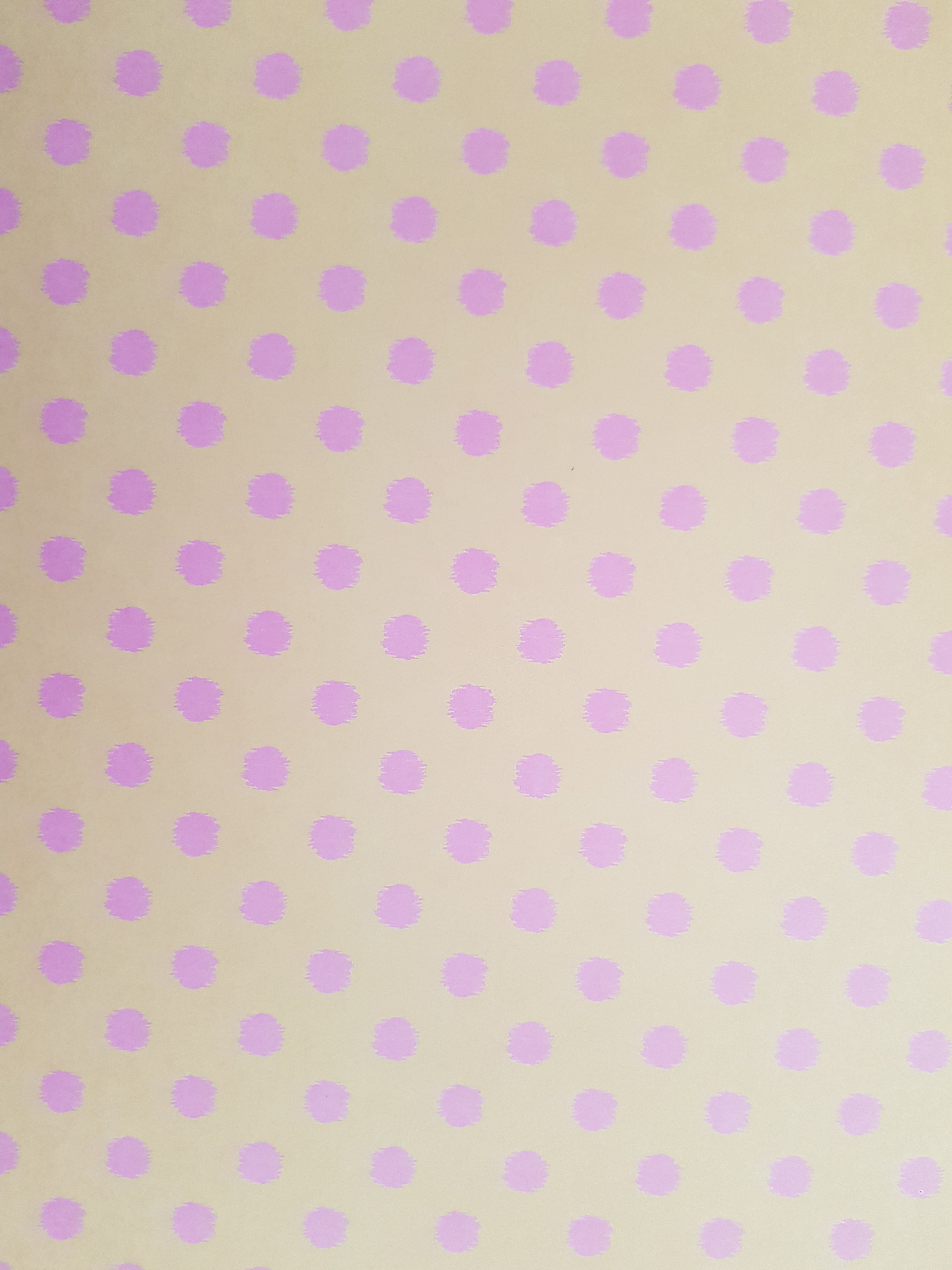 Paper Pad 250 g/m2 - 12’’ x 12’’ - Happy Colours Spezifikationen: 12’’ x 12’’ (30.5 cm x 30.5 cm) 250 g/m2 beidseitig bedruckt lässt sich gut schneiden säurefrei Inhalt: 24 Bogen 24 Designs beidseitig bedruckt Dieses Paper Pad / Designpapier ist geeignet für: Karten Karten-Verzierungen Kuverts Geschenkboxen & Verpackungen Plotten Scrapbooking