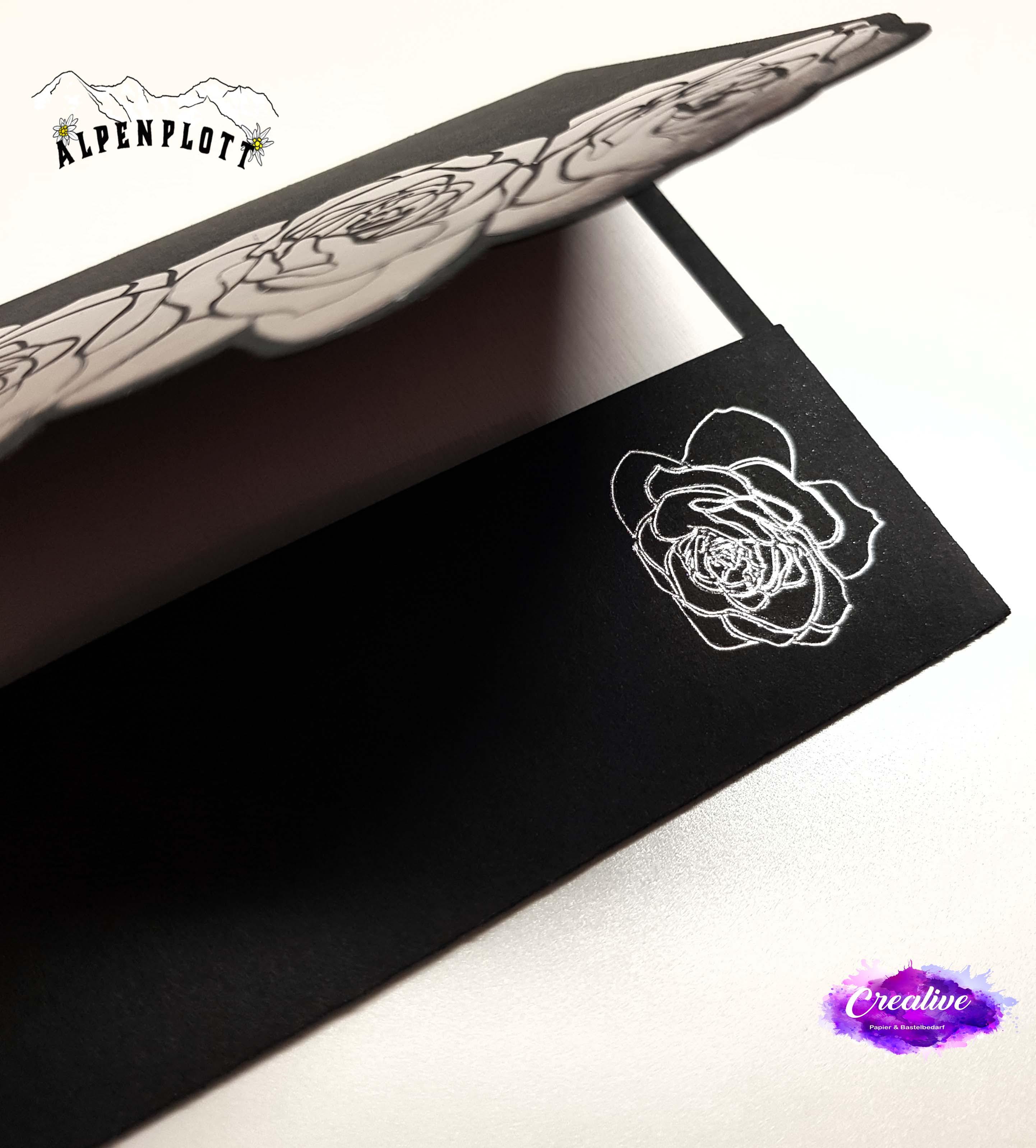 Crealive Cardstock 240 g/m2 - 12’’ x 12’’ - Schwarz Spezifikationen: 12’’ x 12’’ (30.5 cm x 30.5 cm) 240 g/m2 beidseitig farbig (voll durchgefärbt) bedruckbar mit Ink- und Laserdrucker (bitte beim Drucker erst die möglichen Papiergewichte prüfen) beschreibbar starke Farbgebung FSC Mix oder Recycled Credit (je nach Papierart) zertifiziertes Papier säure- und ligninfrei Dieses Cardstock / Bastelpapier ist geeignet für: Karten Karten-Verzierungen Plotten Stanzen Prägen Geschenkboxen Scrapbooking