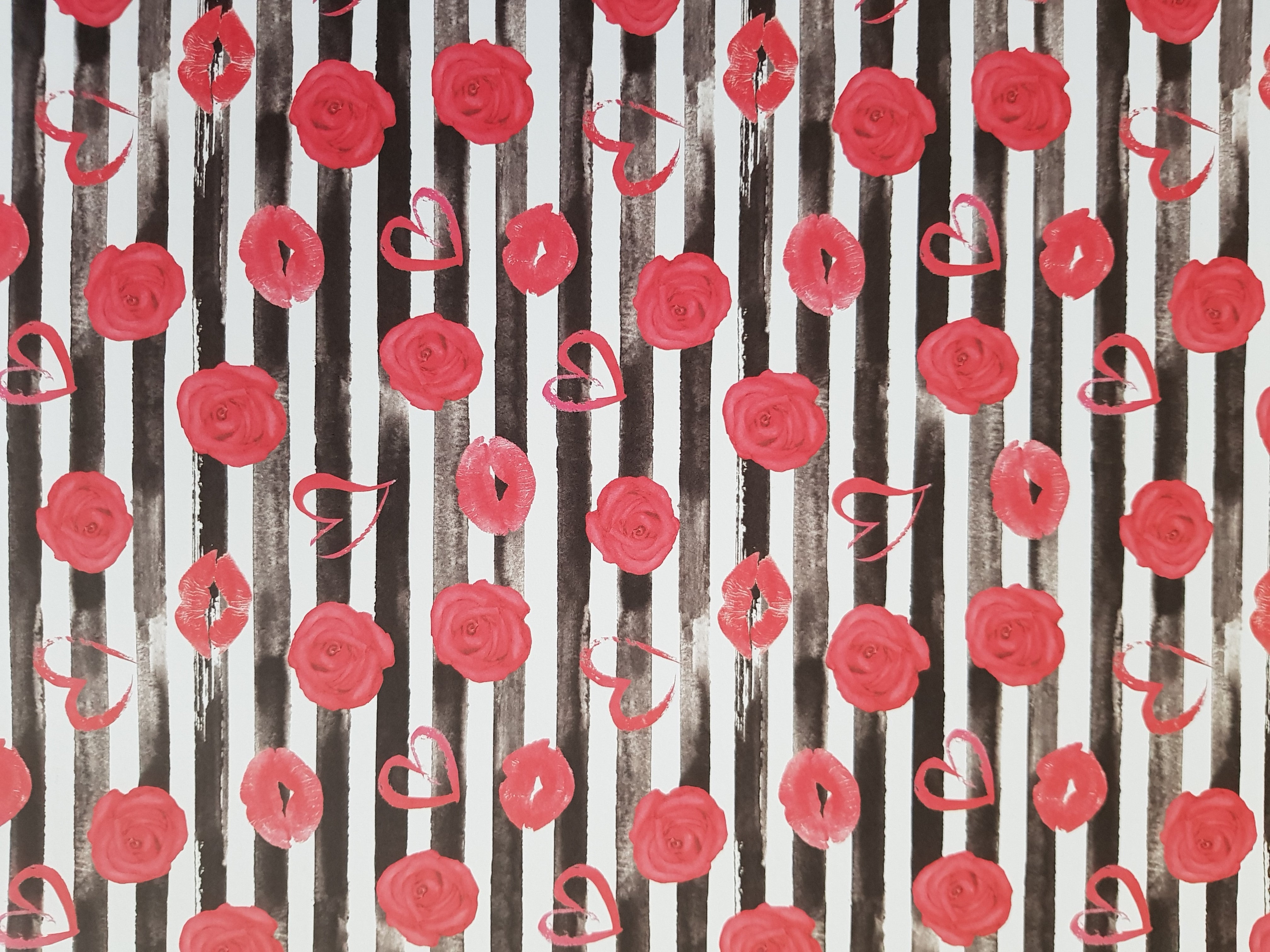 Paper Pad 250 g/m2 - 12’’ x 12’’ - Lipstick Basics Spezifikationen: 12’’ x 12’’ (30.5 cm x 30.5 cm) 250 g/m2 beidseitig bedruckt lässt sich gut schneiden säurefrei Inhalt: 24 Bogen 24 Designs beidseitig bedruckt Dieses Paper Pad / Designpapier ist geeignet für: Karten Karten-Verzierungen Kuverts Geschenkboxen & Verpackungen Plotten Scrapbooking