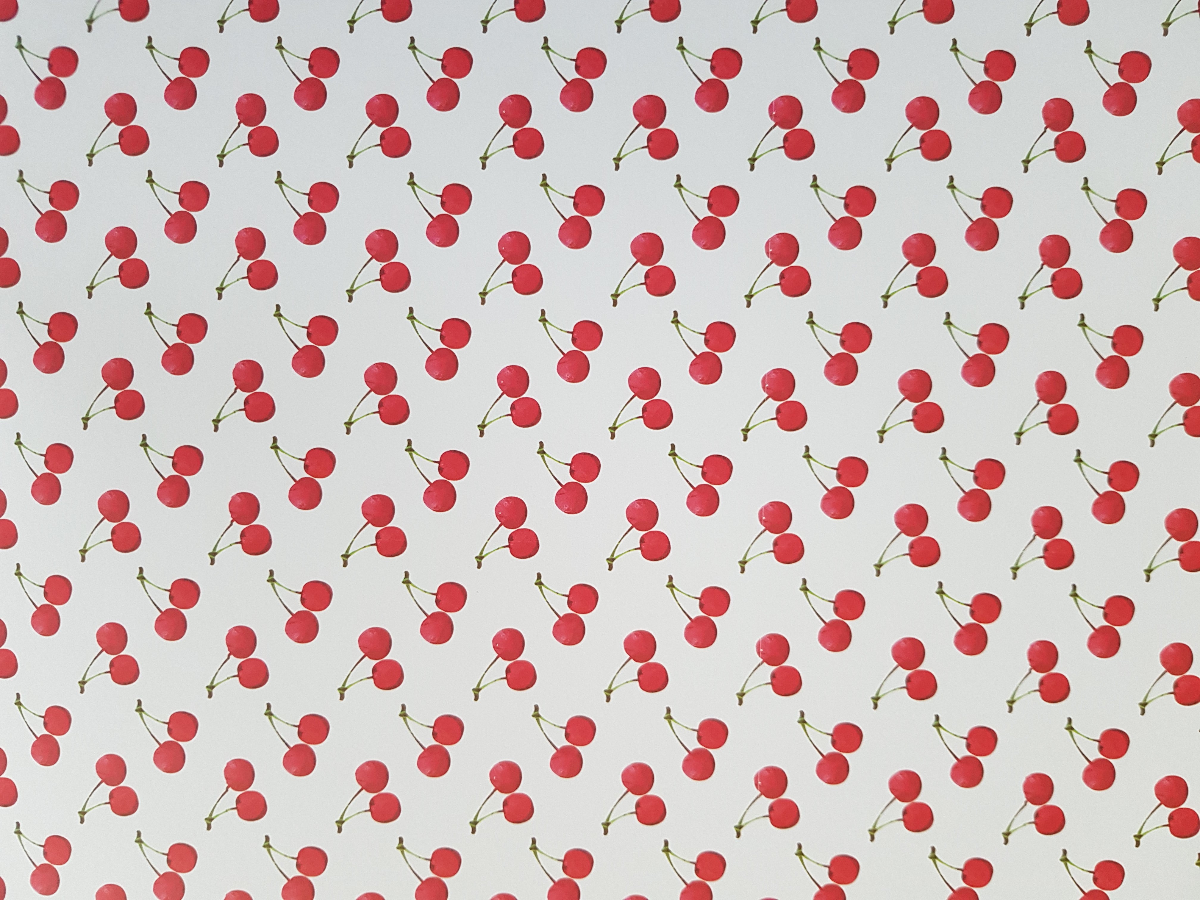 Paper Pad 250 g/m2 - 12’’ x 12’’ - Lipstick Basics Spezifikationen: 12’’ x 12’’ (30.5 cm x 30.5 cm) 250 g/m2 beidseitig bedruckt lässt sich gut schneiden säurefrei Inhalt: 24 Bogen 24 Designs beidseitig bedruckt Dieses Paper Pad / Designpapier ist geeignet für: Karten Karten-Verzierungen Kuverts Geschenkboxen & Verpackungen Plotten Scrapbooking