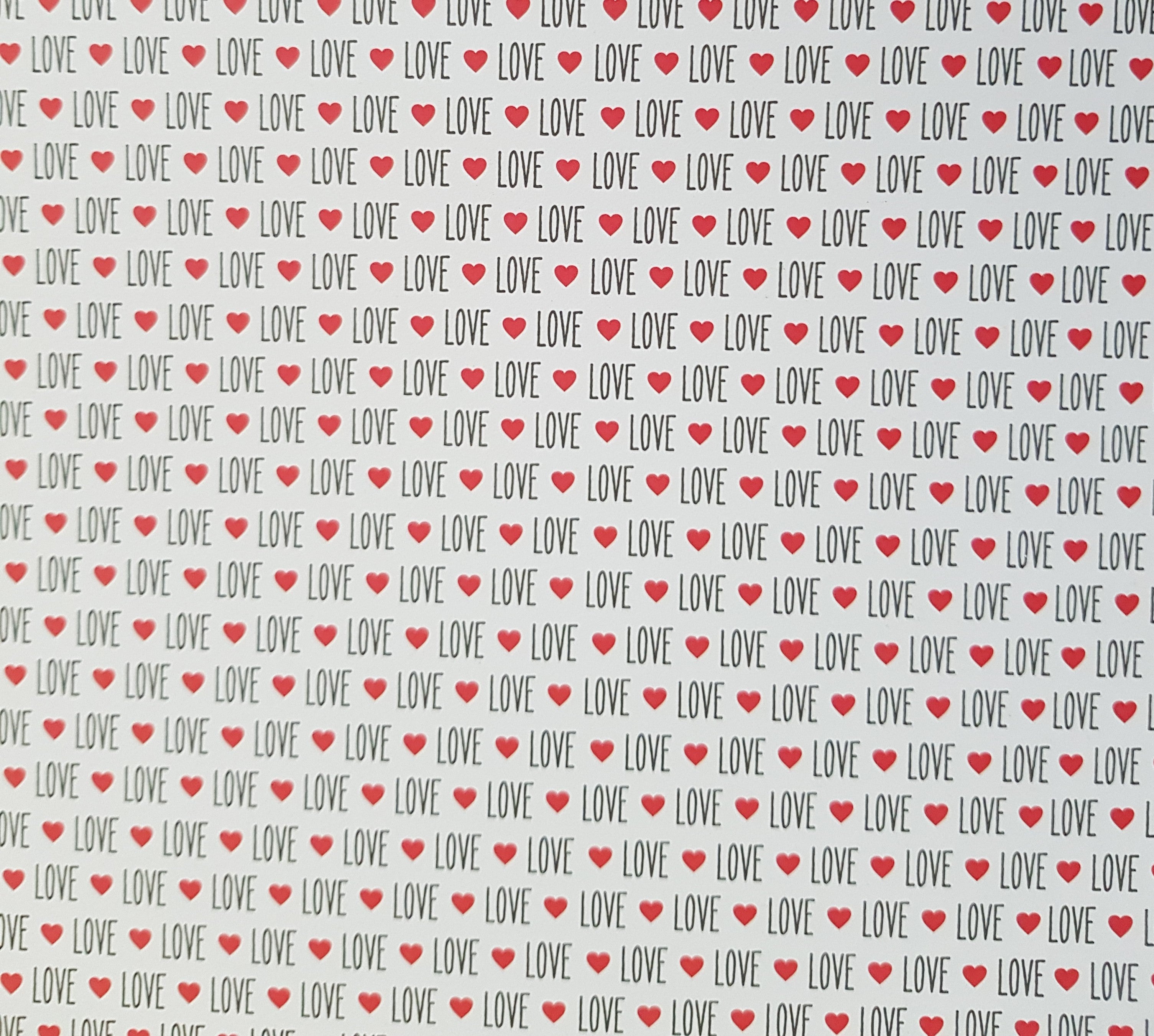 Paper Pad 250 g/m2 - 12’’ x 12’’ - Lipstick Basics Spezifikationen: 12’’ x 12’’ (30.5 cm x 30.5 cm) 250 g/m2 beidseitig bedruckt lässt sich gut schneiden säurefrei Inhalt: 24 Bogen 24 Designs beidseitig bedruckt Dieses Paper Pad / Designpapier ist geeignet für: Karten Karten-Verzierungen Kuverts Geschenkboxen & Verpackungen Plotten Scrapbooking