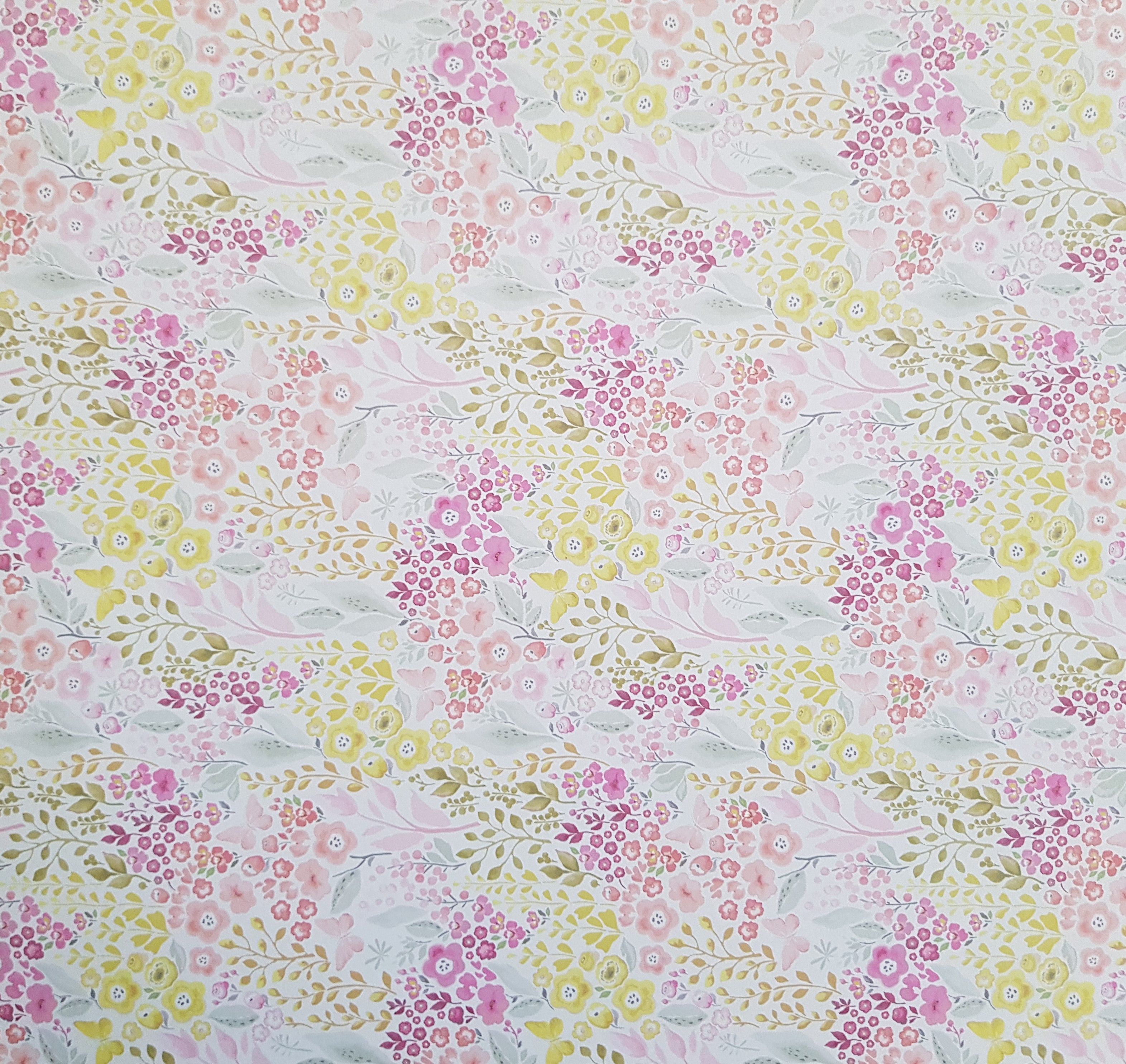 Paper Pad 250 g/m2 - 12’’ x 12’’ - Lucky Charm Spezifikationen: 12’’ x 12’’ (30.5 cm x 30.5 cm) 250 g/m2 beidseitig bedruckt lässt sich gut schneiden säurefrei Inhalt: 24 Bogen 24 Designs beidseitig bedruckt Dieses Paper Pad / Designpapier ist geeignet für: Karten Karten-Verzierungen Kuverts Geschenkboxen & Verpackungen Plotten Scrapbooking