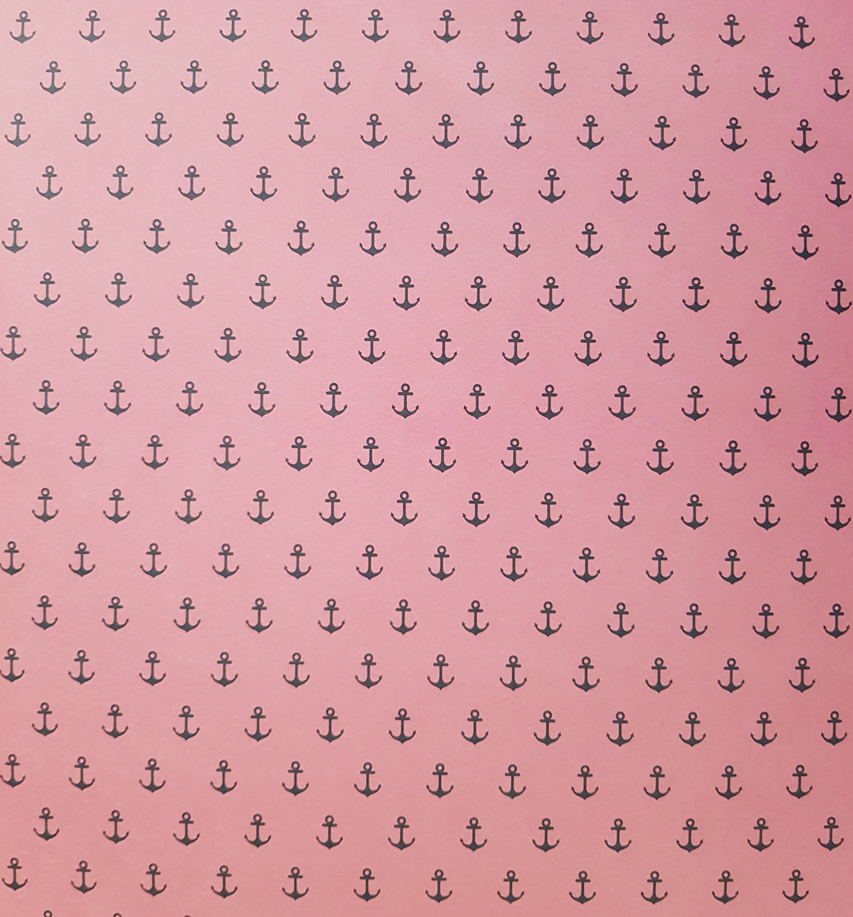 Paper Pad 250 g/m2 - 12’’ x 12’’ - Lucky Charm Spezifikationen: 12’’ x 12’’ (30.5 cm x 30.5 cm) 250 g/m2 beidseitig bedruckt lässt sich gut schneiden säurefrei Inhalt: 24 Bogen 24 Designs beidseitig bedruckt Dieses Paper Pad / Designpapier ist geeignet für: Karten Karten-Verzierungen Kuverts Geschenkboxen & Verpackungen Plotten Scrapbooking