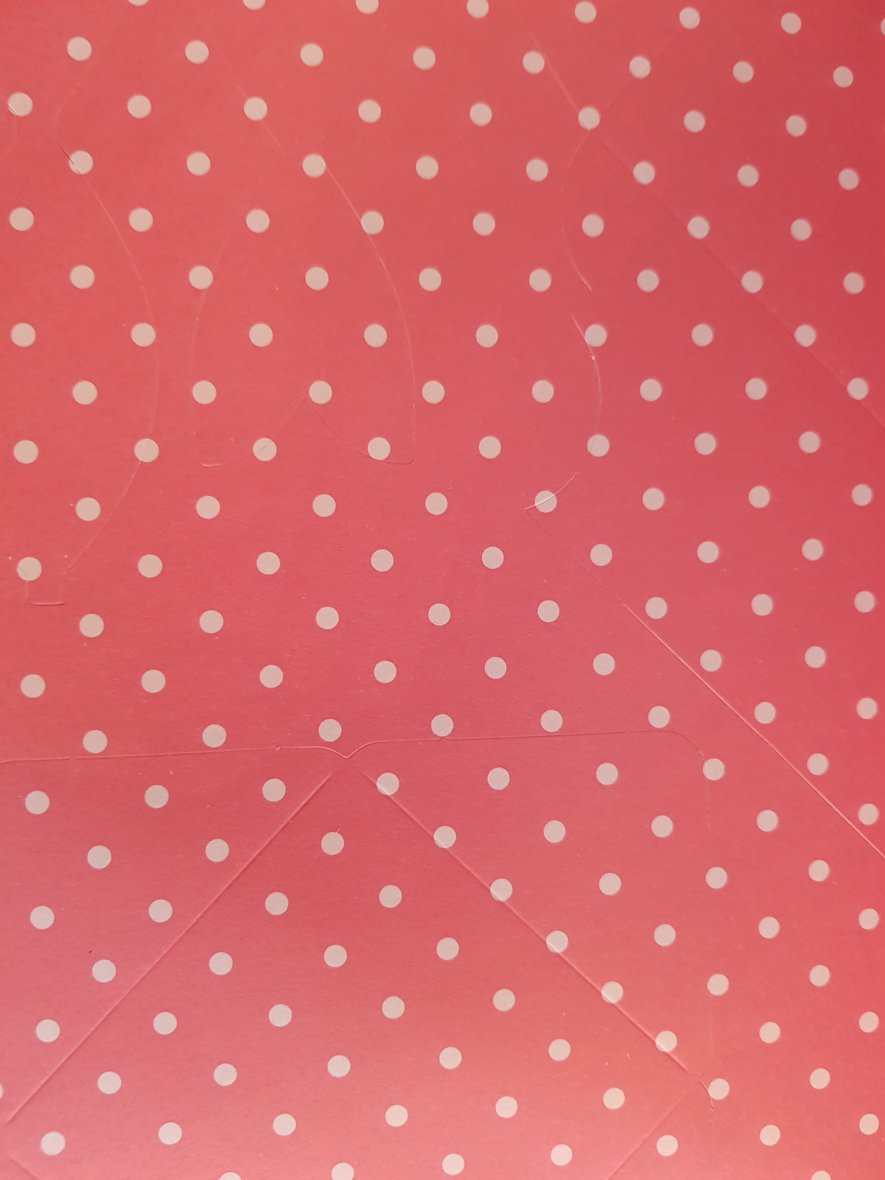 60 Design Kuverts Spezifikationen: 12’’ x 12’’ (30.5 cm x 30.5 cm) beidseitig bedruckt Design Kuverts bereits vor gestanzt Inhalt: 24 Bogen 60 Kuverts beidseitig bedruckt Dieses Paper Pad ist bereits vor gestanzt auf 24 tollen Designpapieren und so können auf die schnelle 60 kleine Design Kuverts gebastelt werden. Die beidseitig bedruckten Papiere ergeben schöne kleine Kuverts, sie müssen nur noch herausgetrennt und zusammen gefaltet & geklebt werden.