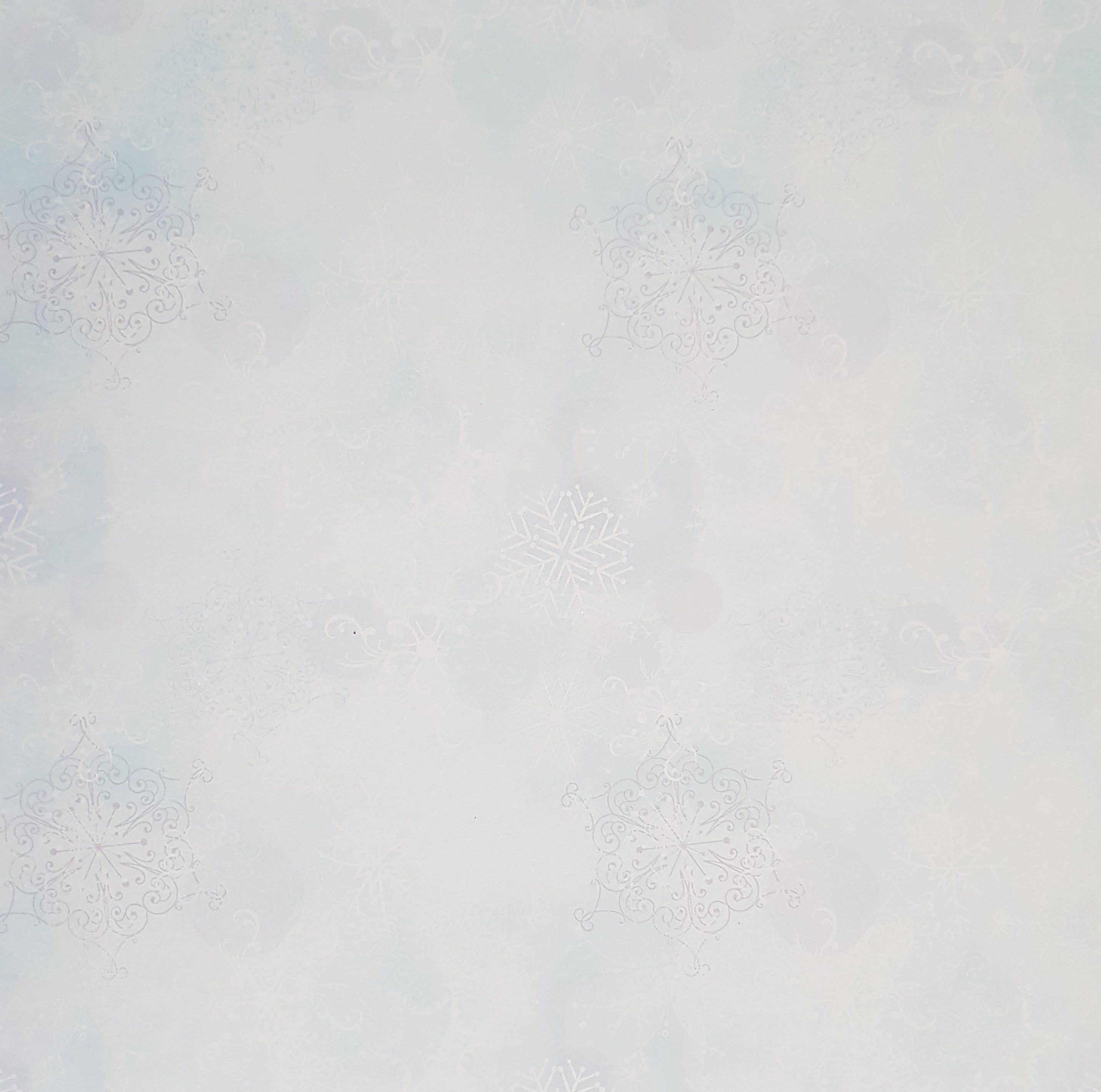 Paper Pad 250 g/m2 - 12’’ x 12’’ - Pastell Designblock Spezifikationen: 12’’ x 12’’ (30.5 cm x 30.5 cm) 250 g/m2 beidseitig bedruckt lässt sich gut schneiden säurefrei Inhalt: 24 Bogen 24 Designs beidseitig bedruckt Dieses Paper Pad / Designpapier ist geeignet für: Karten Karten-Verzierungen Kuverts Geschenkboxen & Verpackungen Plotten Scrapbooking