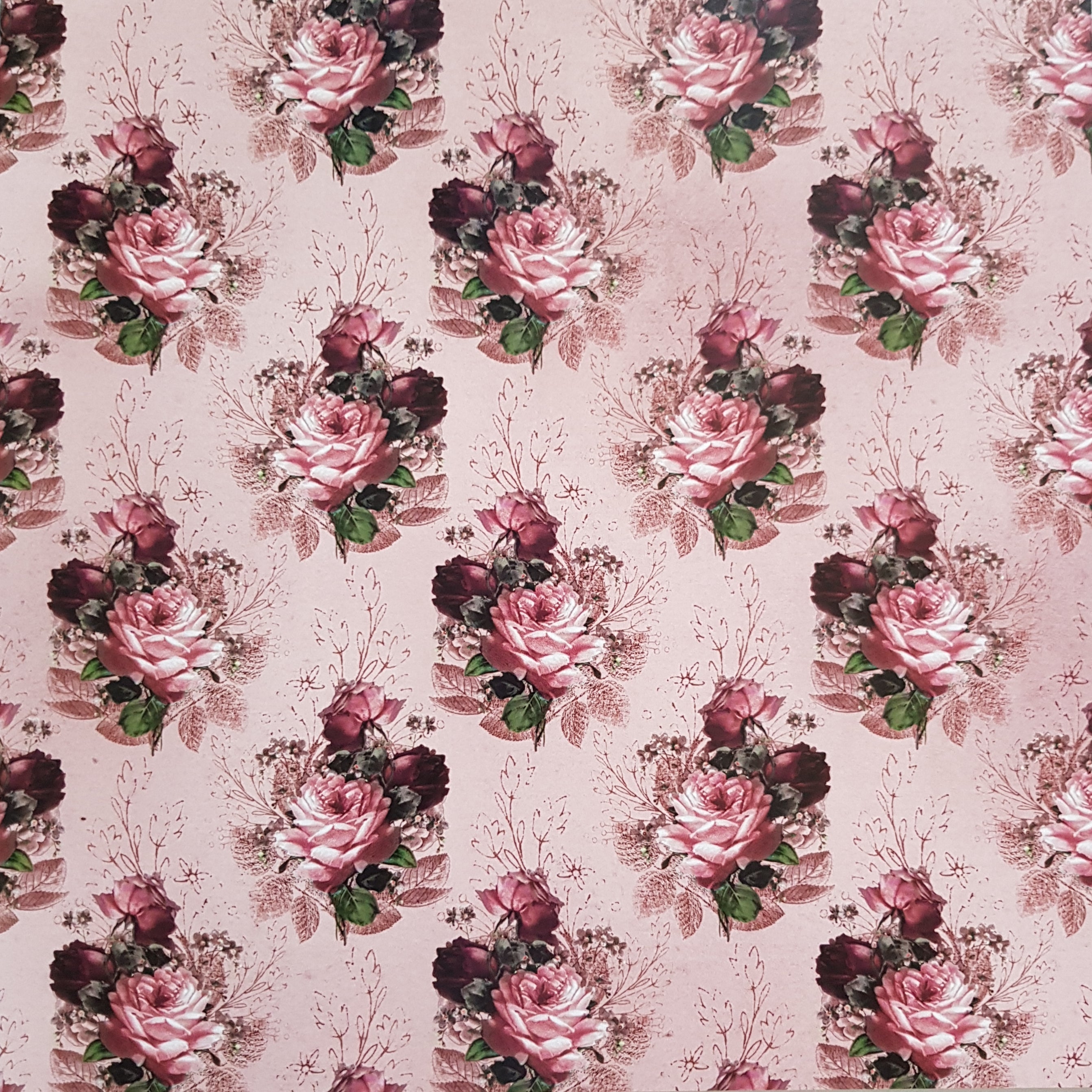 Crealive Paper Pad 200 g/m2 - 12’’ x 12’’ - Pink Shabby Chic Inhalt: 8 Blatt 8 Designs Spezifikationen: 12’’ x 12’’ (30.5 cm x 30.5 cm) 200 g/m2 einseitig bedruckt säure- und ligninfrei Dieses Paper Pad ist geeignet für: Karten Boxen 3D-Projekte Geschenkboxen & Verpackungen Plotten Scrapbooking