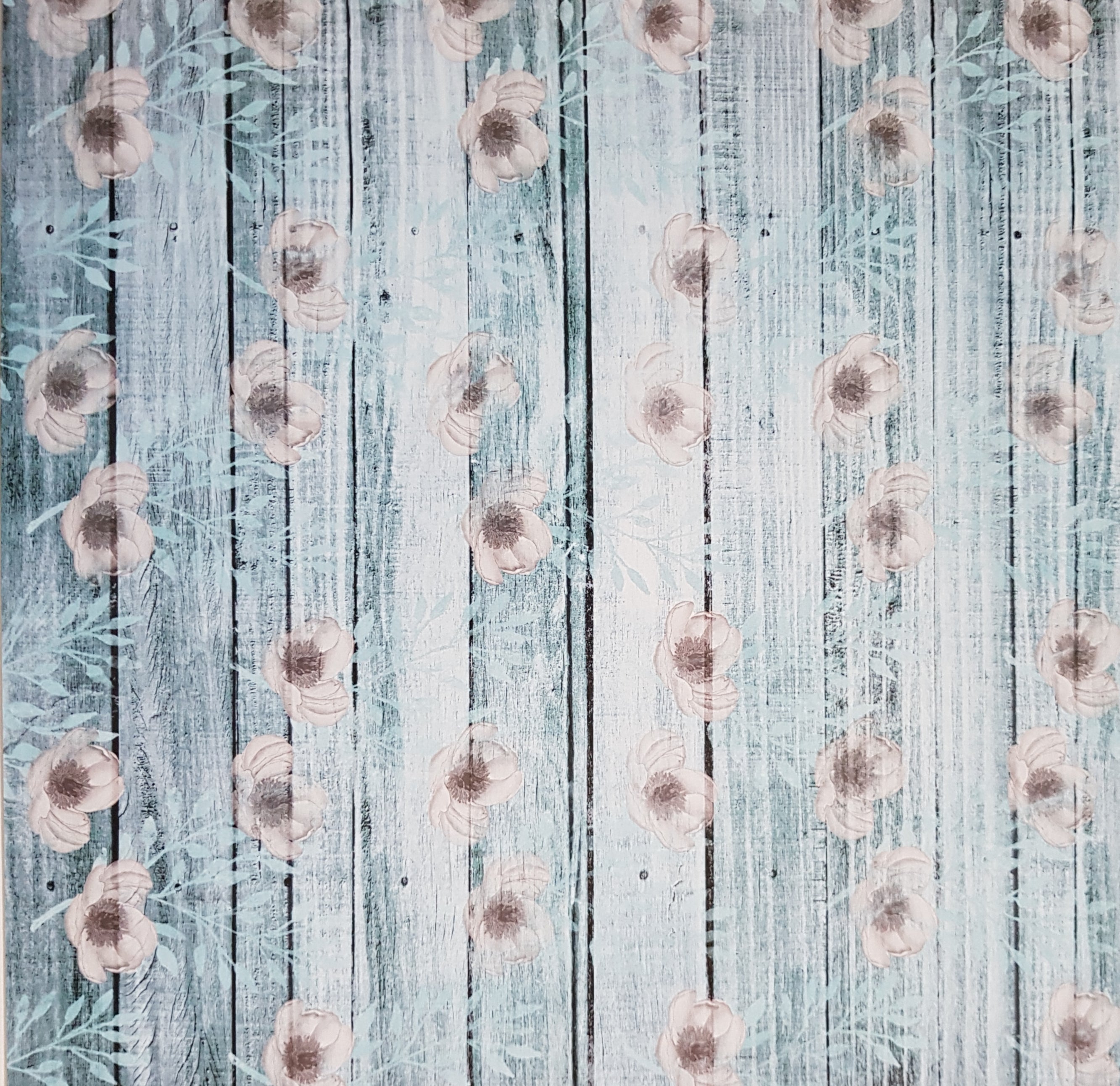 Paper Pad 200 g/m2 - 12’’ x 12’’ - Shabby Chic Wood Spezifikationen: 12’’ x 12’’ (30.5 cm x 30.5 cm) 200 g/m2 einseitig bedruckt säure- und ligninfrei Inhalt: 8 Blatt 8 Designs Einseitig bedruckt Dieses Paper Pad ist geeignet für: Karten Boxen 3D-Projekte Geschenkboxen & Verpackungen Plotten Scrapbooking